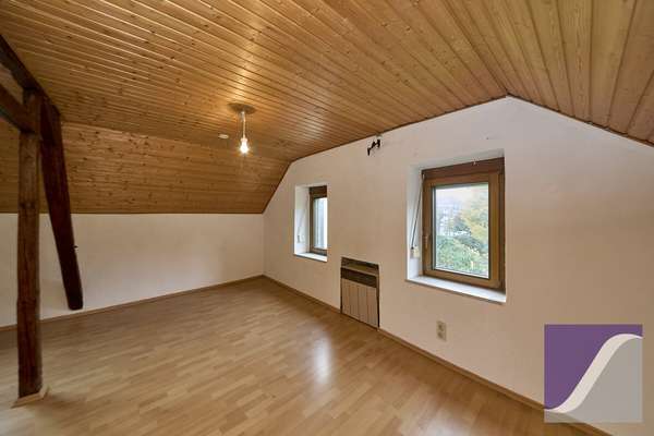 Mülheim: Zwei Häuser mit Garten und Parkplätzen zu einem Kaufpreis