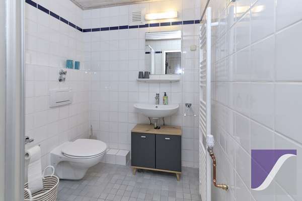 Lösnich: Gästehaus mit Betreiberwohnung und Moselblick