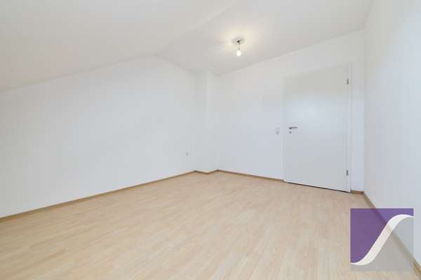 Morbach: Einfamilienhaus mit Einliegerwohnung und Garten