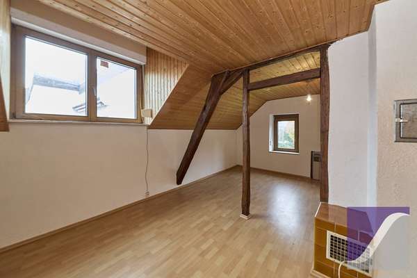 Mülheim: Zwei Häuser mit Garten und Parkplätzen zu einem Kaufpreis