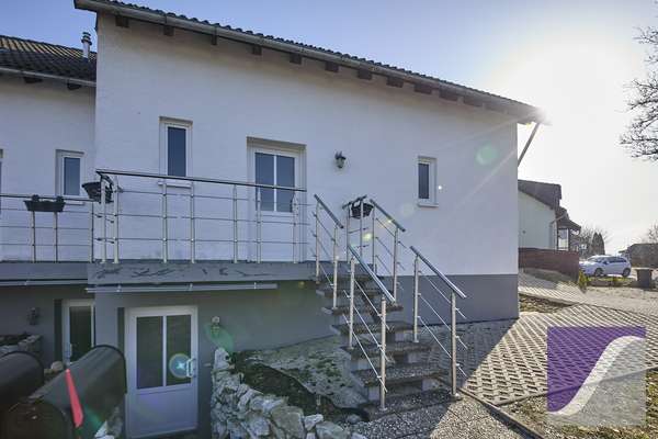Morbach: Wohnung mit separatem Eingang und kleinem Freisitz