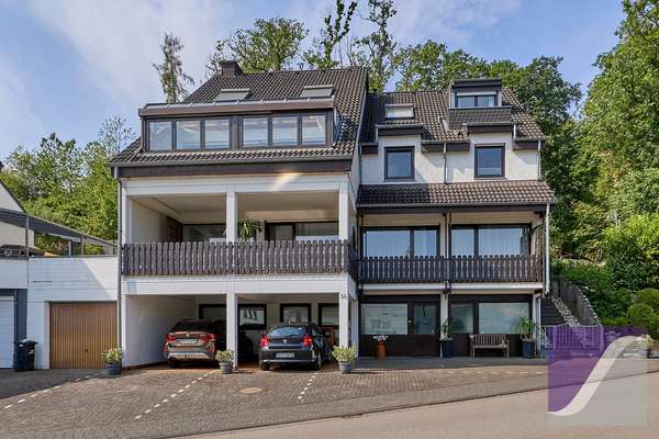 Bernkastel-Kues: Gepflegtes Mehrfamilienhaus mit Burg- und Fernblick