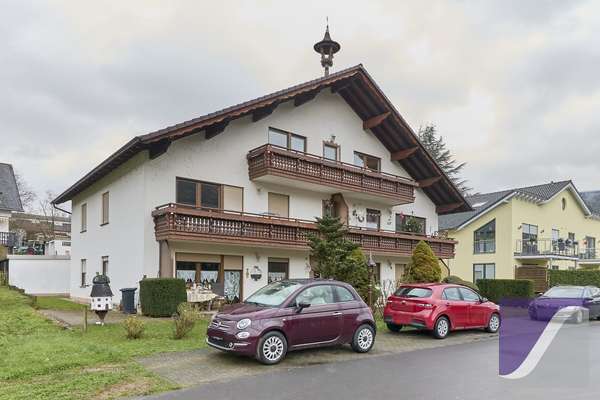 Zeltingen-Rachtig: 3-Zi.-Wohnung mit Moselblick und Garage
