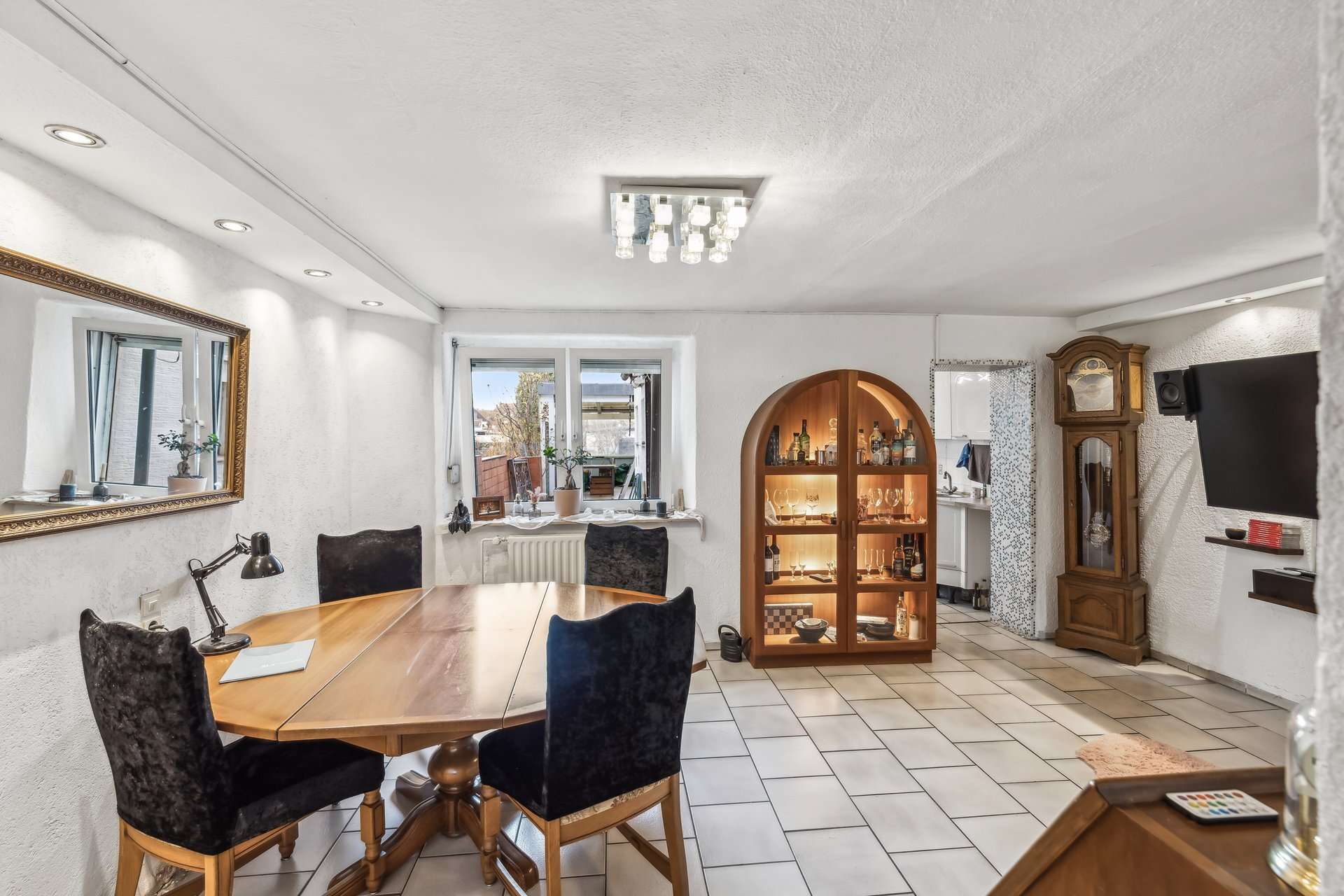 Charmantes Reihenmittelhaus mit Garten, Kamin und Sauna – Ihr neues Zuhause mit Gestaltungspotenzial in Recklinghausen – Ansicht 5