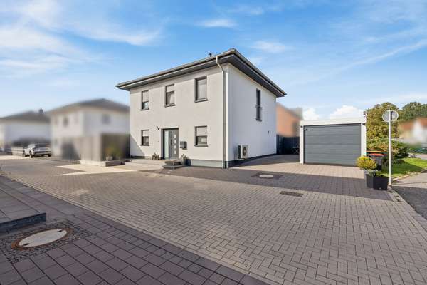 Modernes Einfamilienhaus mit viel Licht und Wohnkomfort