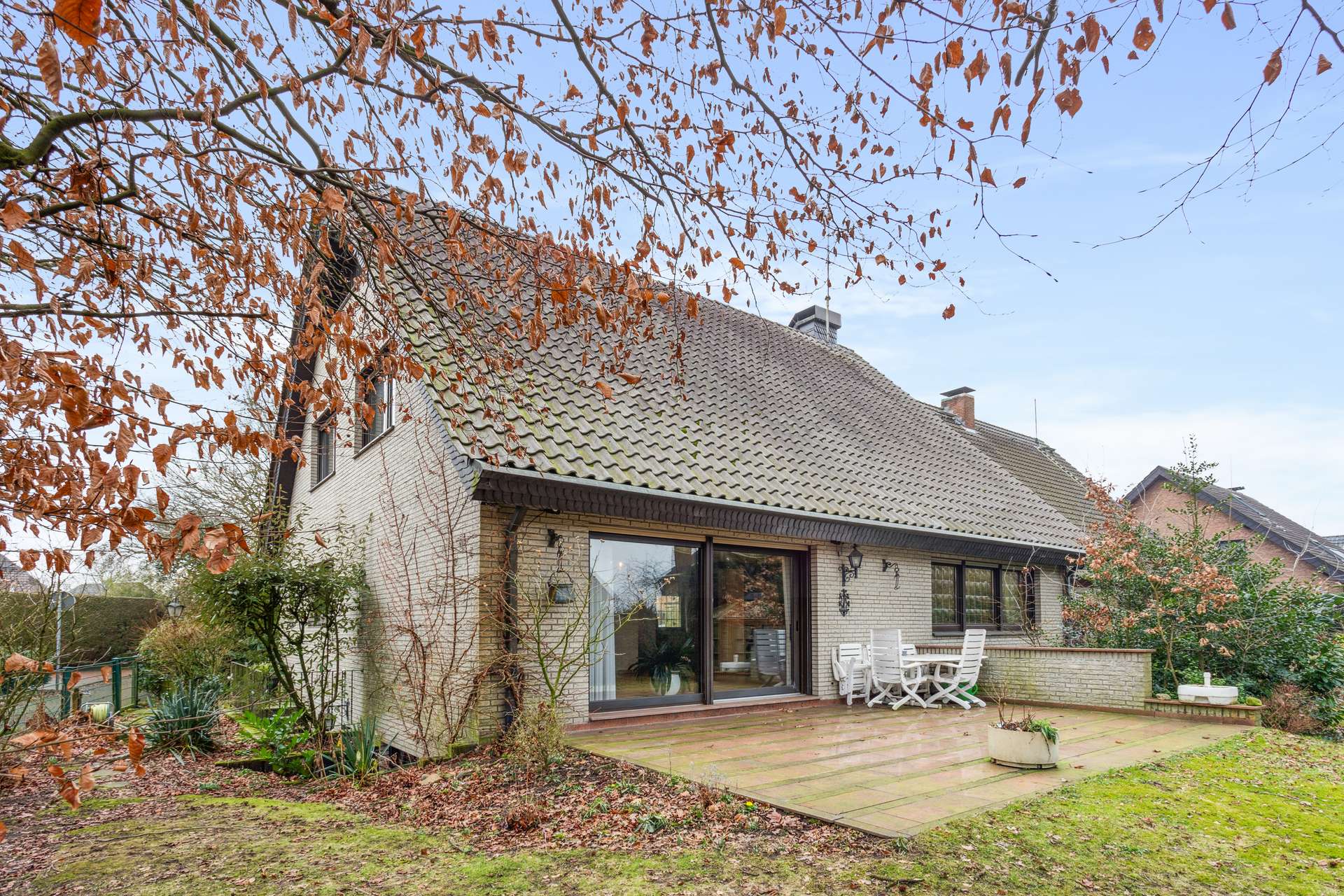 Einzigartiges Einfamilienhaus mit Kamin und separatem Bürotrakt – ideal für Wohnen und Arbeiten in Dorsten – Ansicht 3