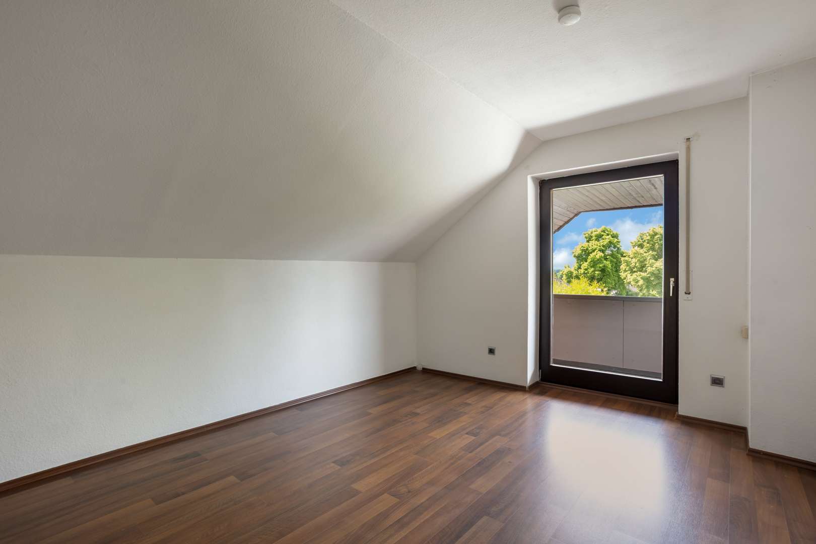 Hochwertiges Einfamilienhaus mit Pool, Sauna, weitläufigem Garten, Terrassenflächen und Doppelgarage in Rüthen – Ansicht 16