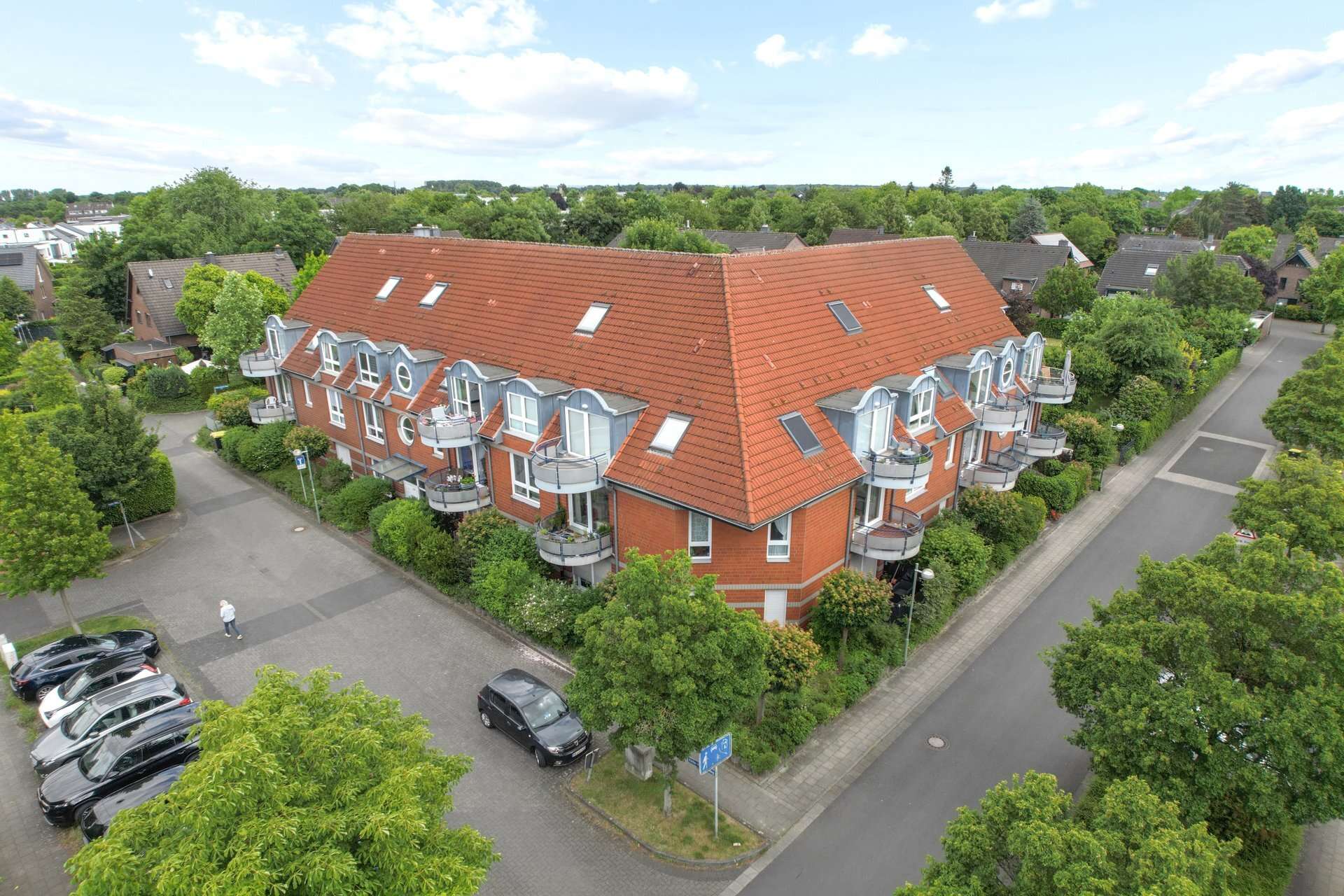 Maisonette mit Blick in den Himmel – Zwei Ebenen, Balkon und Tiefgarage in ruhiger Wohnanlage in Meerbusch – Ansicht 18