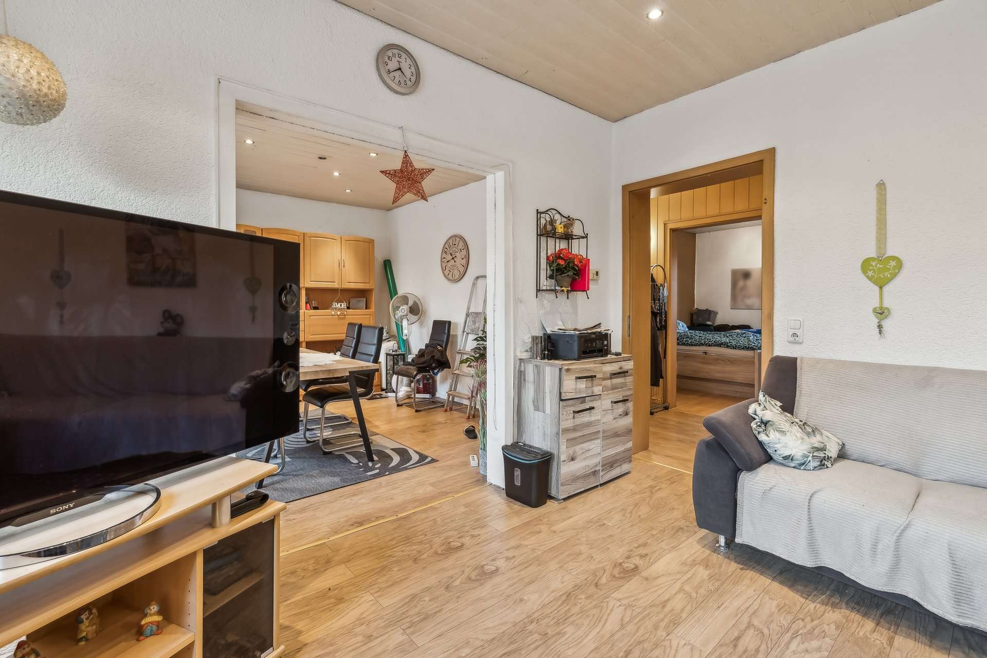 Viel Platz zum Leben – 4-Zimmer-Wohnung mit Garage im ruhigen Dreifamilienhaus in Bochum – Ansicht 4