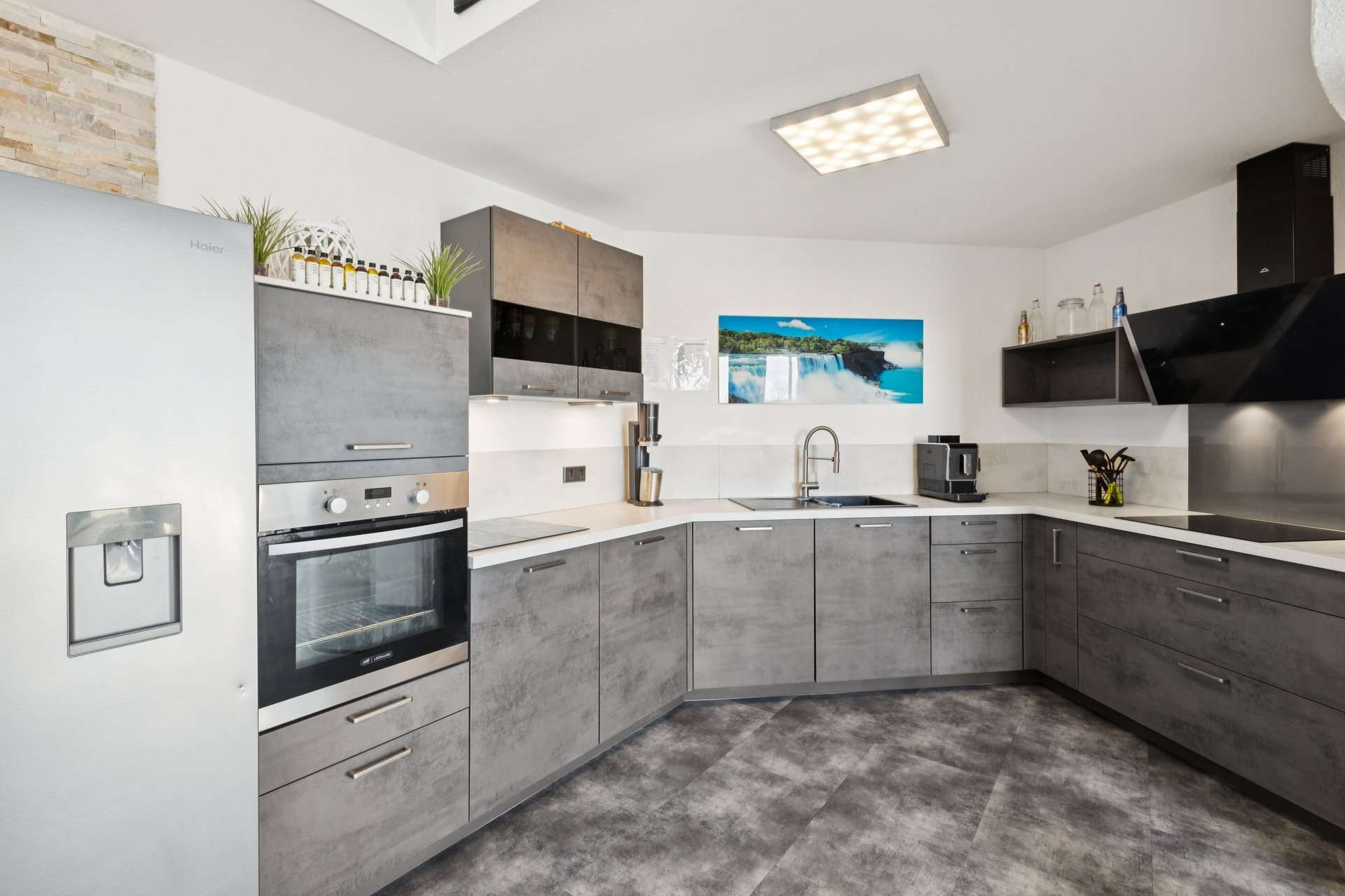 Helles Wohngefühl auf zwei Ebenen – Maisonette mit hochwertiger Küche und Tiefgaragenstellplatz in Viersen – Ansicht 6