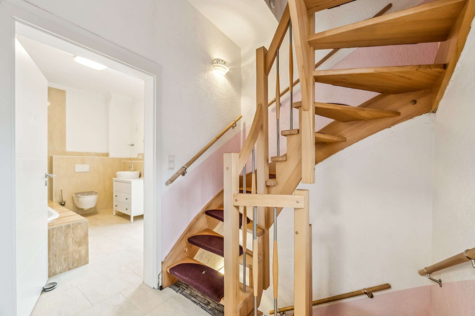 Umfassend saniertes Haus für kleine Familien mit Fußbodenheizung und flexibel nutzbarem Dachgeschoss in Herdecke – Ansicht 8