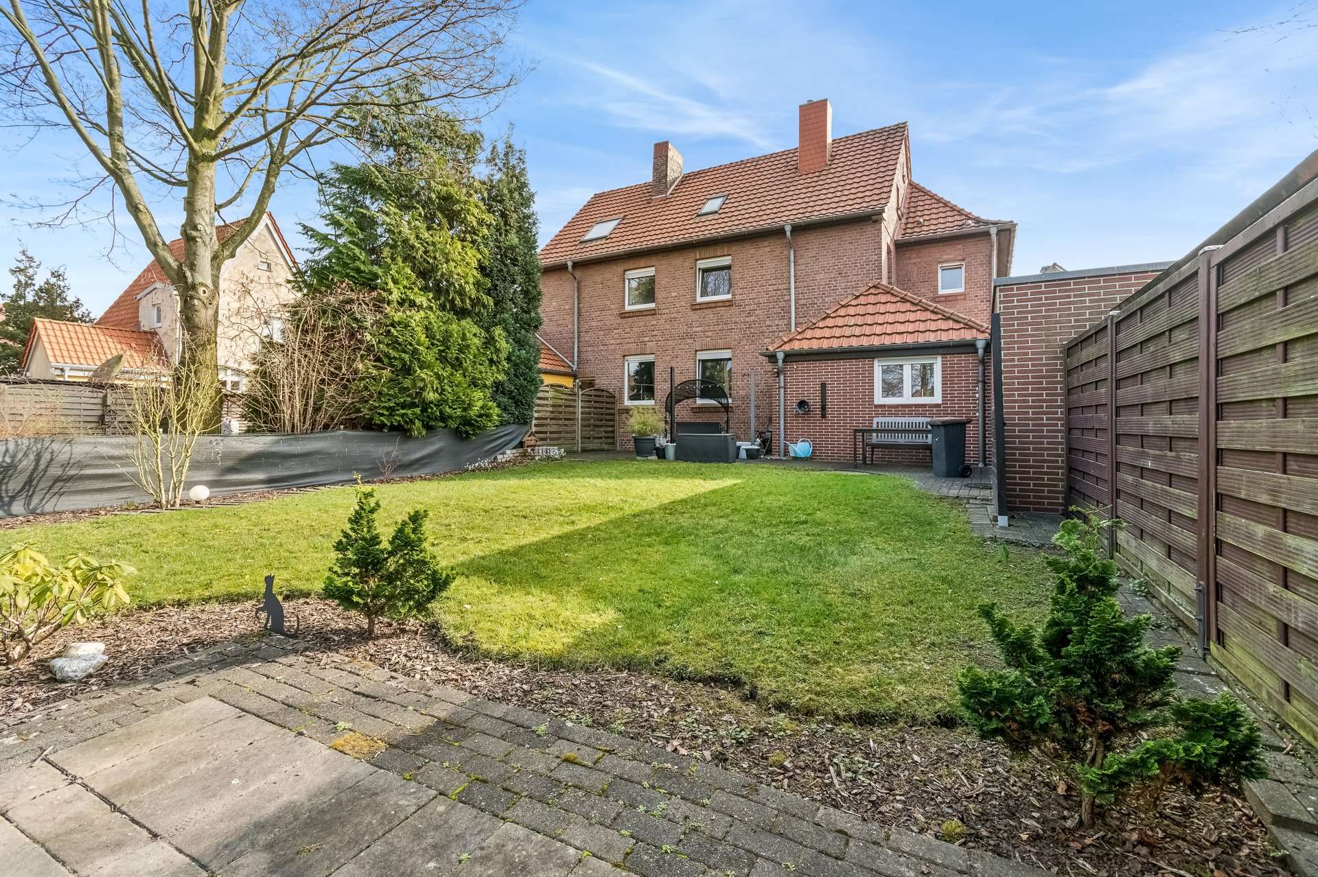 Wohnen auf ca. 128 m² in historischer Zechensiedlung mit Garten, Terrasse und ausgebautem Dachstudio in Dorsten – Ansicht 2