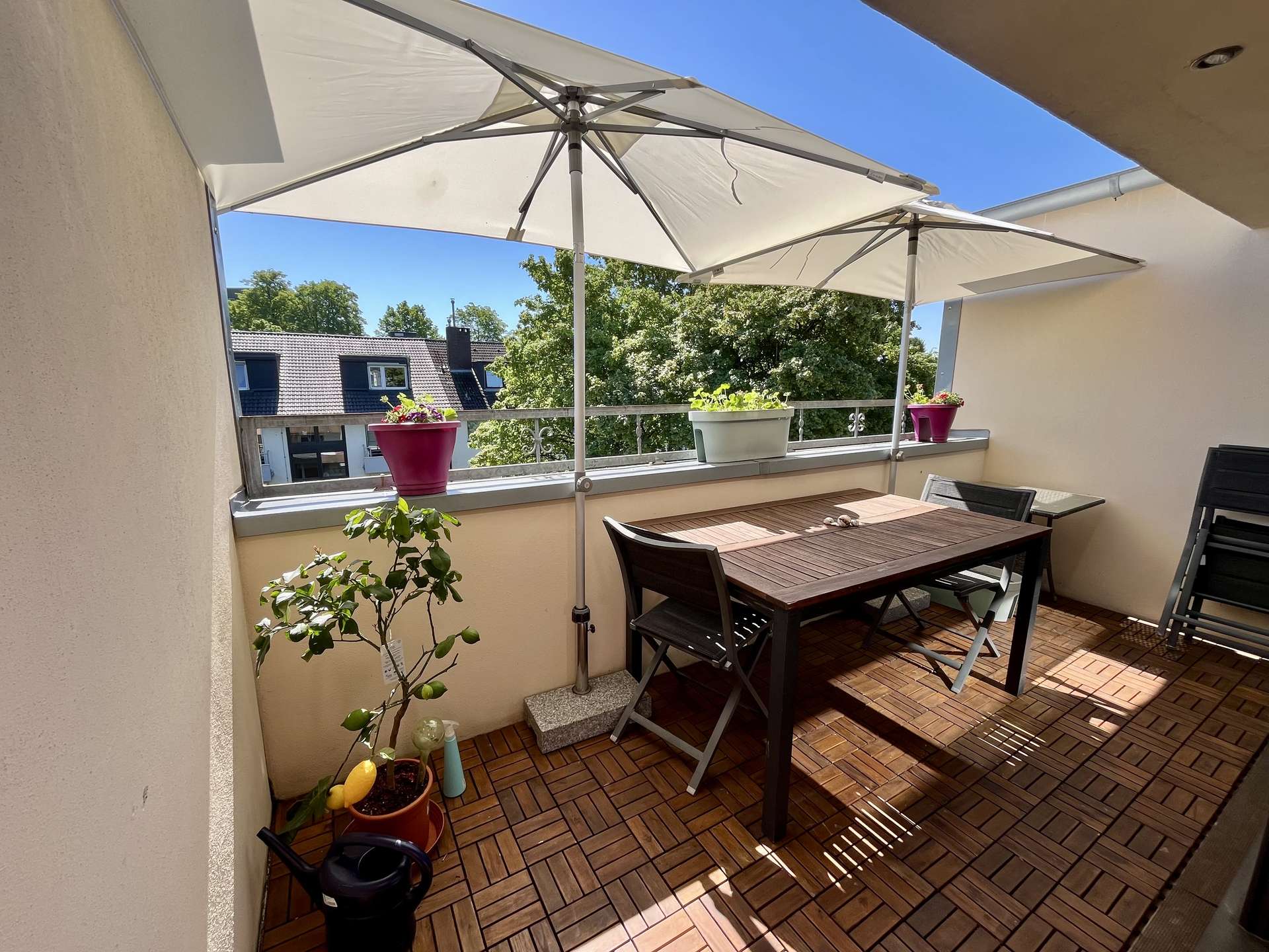 Helle, großzügige und doch gemütliche Dachgeschosswohnung mit Loggia in Ratingen