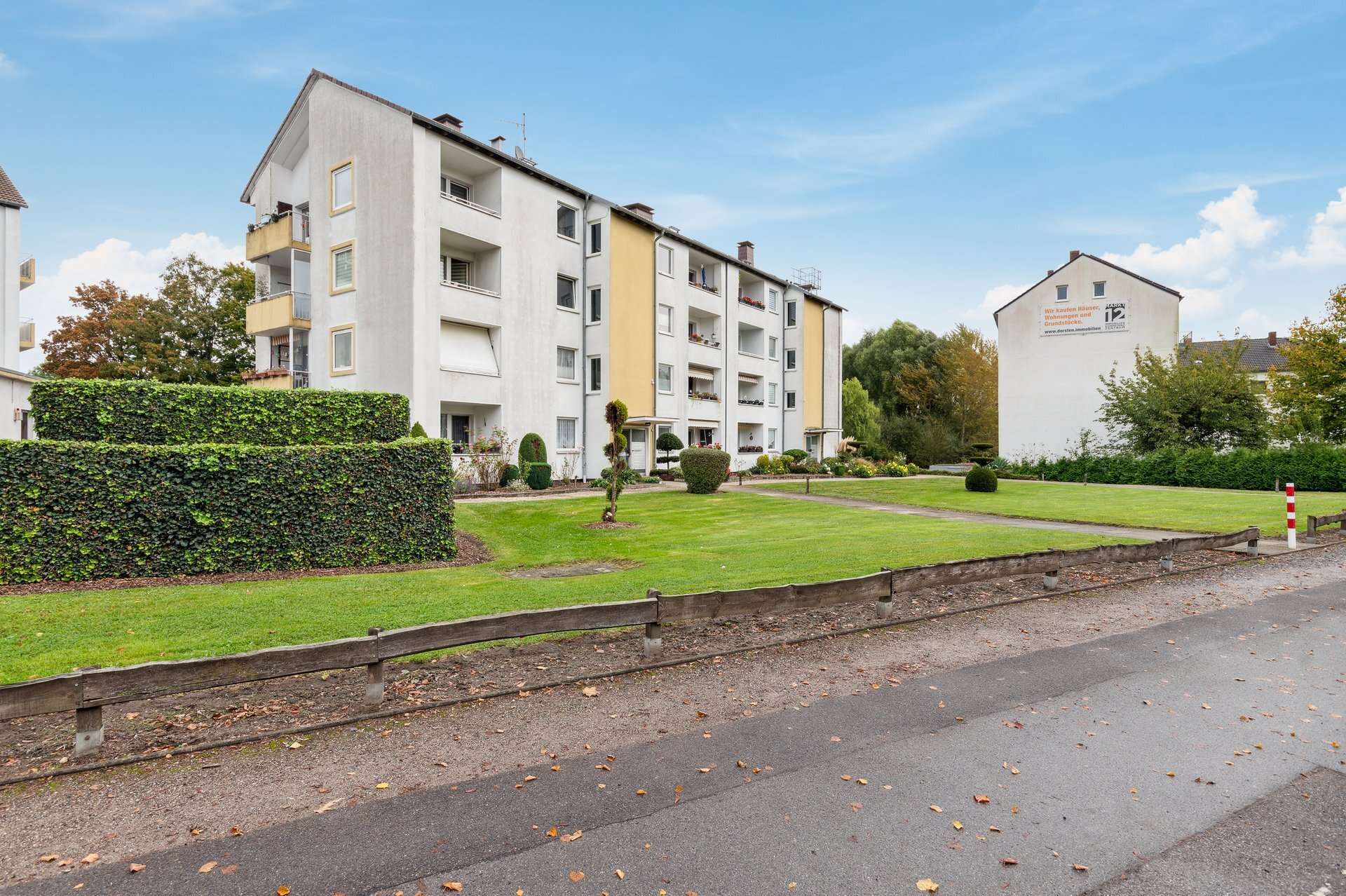 Freigezogene 2,5 Zimmer Wohnung mit toller Aufteilung, Balkon und optionaler Einbauküche in Dorsten – Ansicht 2