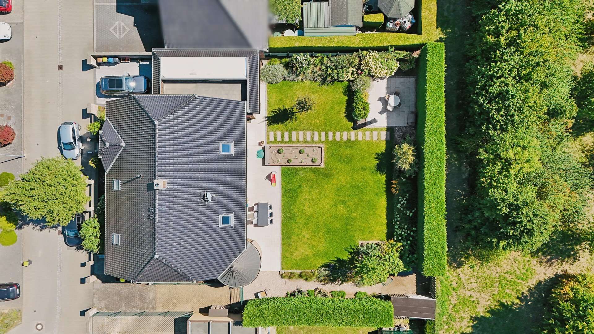 Für den gehobenen Geschmack: Luxusanwesen mit Einliegerwohnung  & Erweiterungsmöglichkeiten in Jüchen-Holz – Ansicht 3