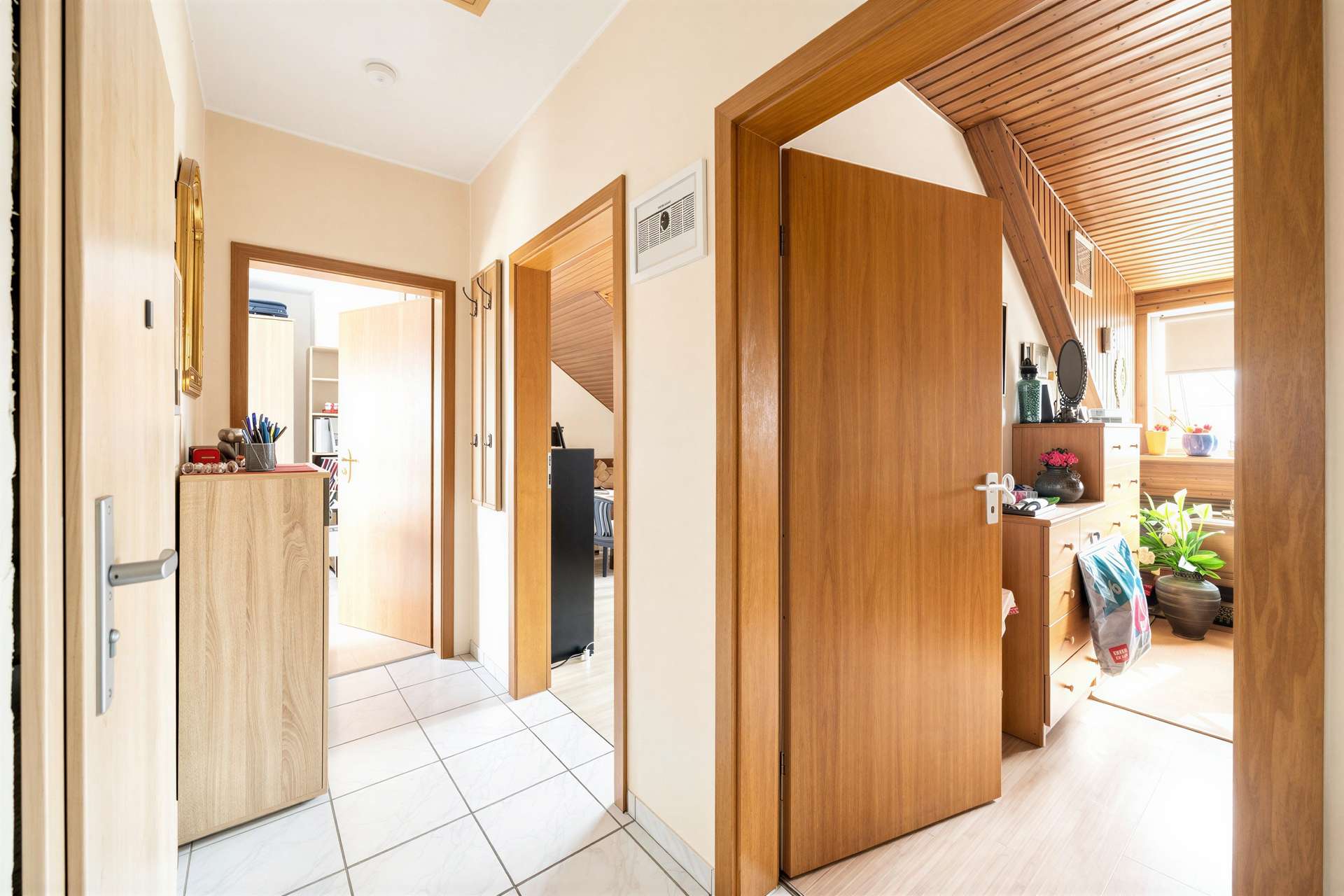 Sofort bezugsfrei – 3-Zimmer-Wohnung mit Stellplatz + zusätzlichem Apartment in Leverkusen in Leverkusen – Ansicht 9