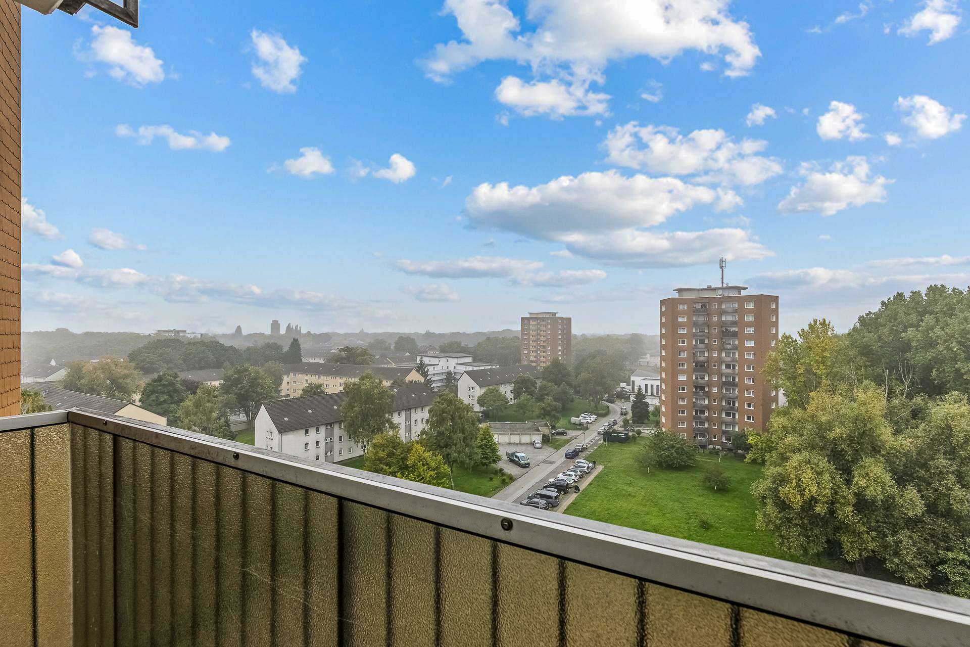 Hochmodern sanierte Etagenwohnung mit Weitblick – attraktiv für Selbstnutzer und Kapitalanleger in Oberhausen – Ansicht 9