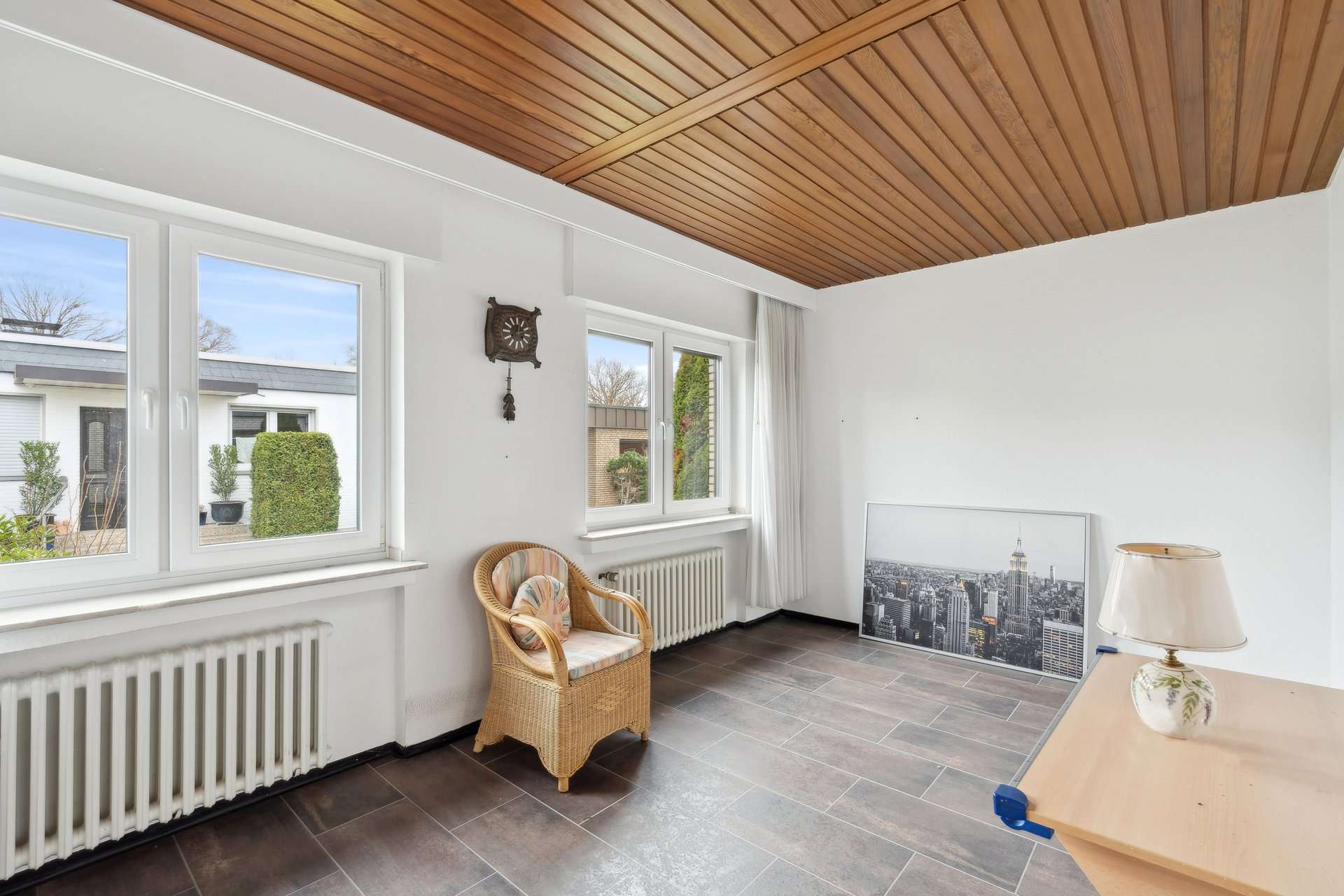 Stilvoller Bungalow mit ausgebautem Wohnkeller, Fernwärme und durchdachtem Grundriss in Herten – Ansicht 10