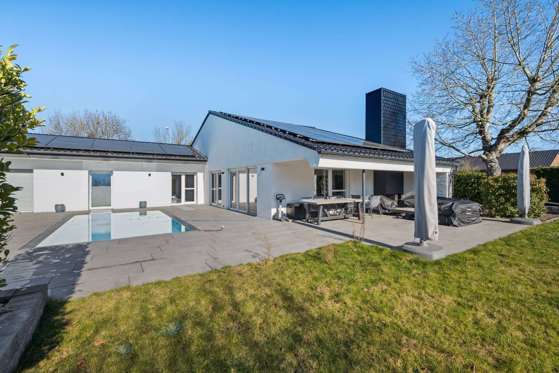 Luxuriös kernsaniertes Anwesen mit Pool, Wellnessbereich und nachhaltiger Energietechnik in Krefeld – Ansicht 18