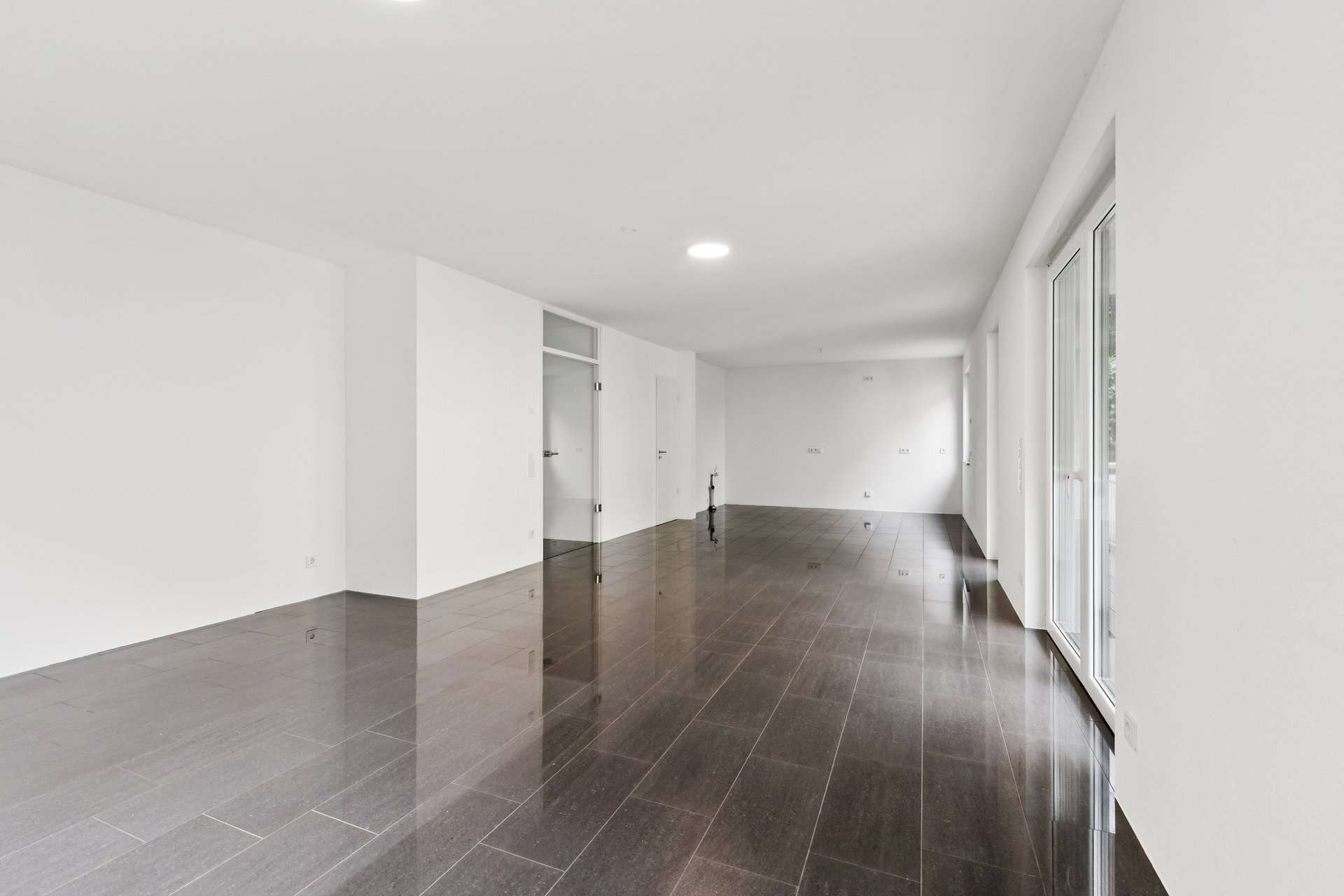 Repräsentative Eigentumswohnung mit Balkon, Terrasse und Tiefgarage direkt am Rosengarten in Recklinghausen – Ansicht 3