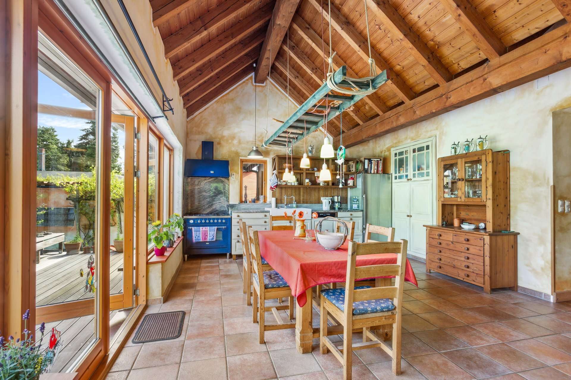 Bezauberndes Einfamilienhaus mit Einliegerwohnung im Landhausstil mit weitläufigem Grundstück in Dortmund – Ansicht 6