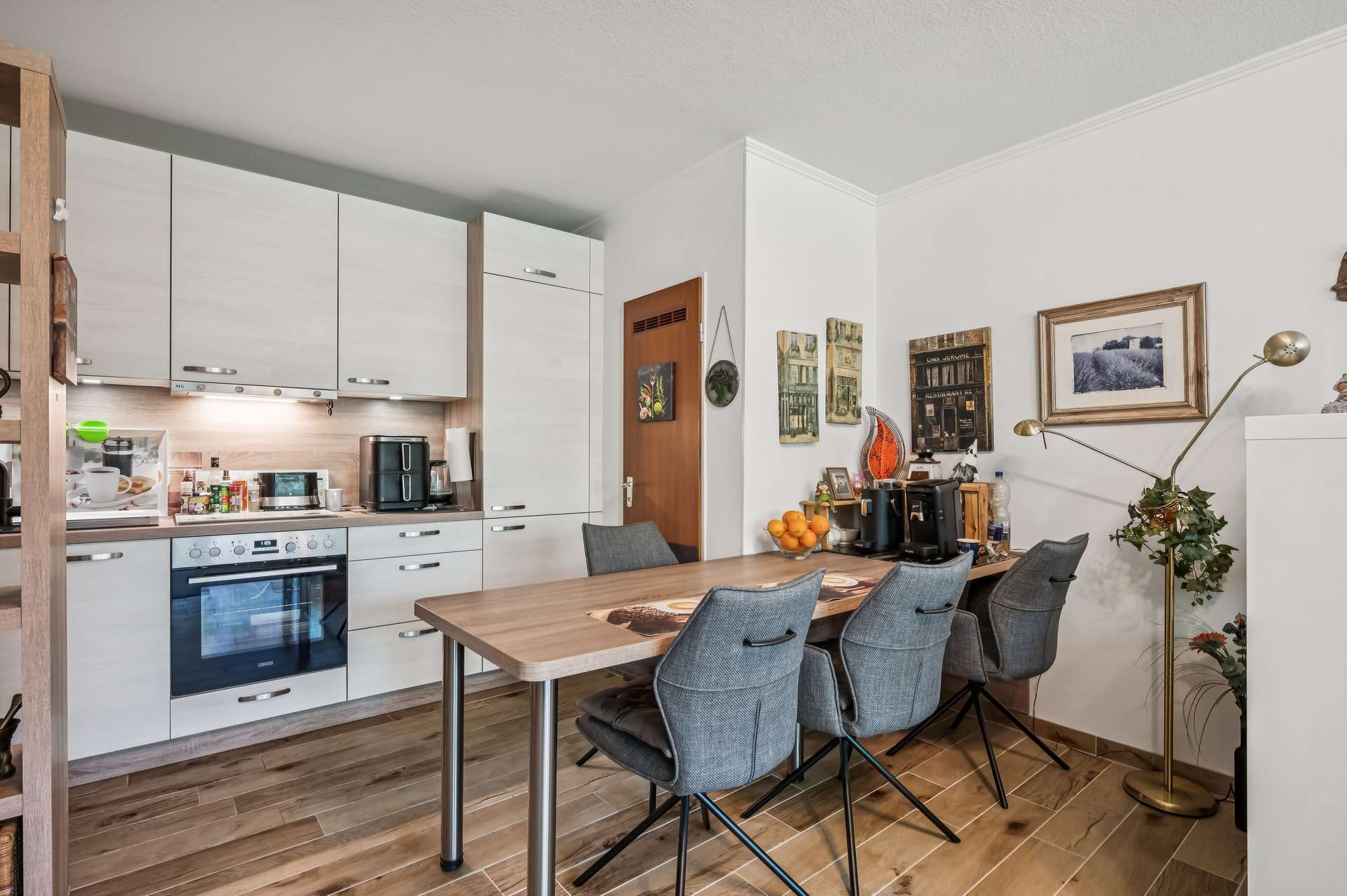Modernisiert. Ruhig gelegen. Sofort wohlfühlen – Stilvolle 2-Zimmer-Wohnung mit hübscher Loggia in Mönchengladbach – Ansicht 5