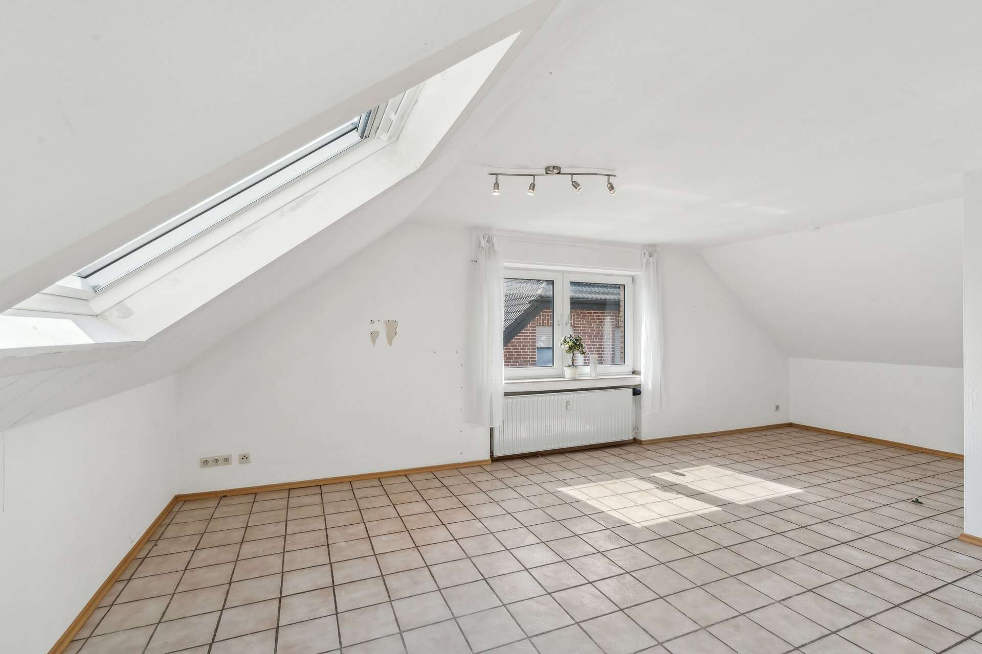 Wohnen in der Ruhe eines Drei-Parteienhauses – Dachgeschoss mit Potenzial in Dorsten – Ansicht 3