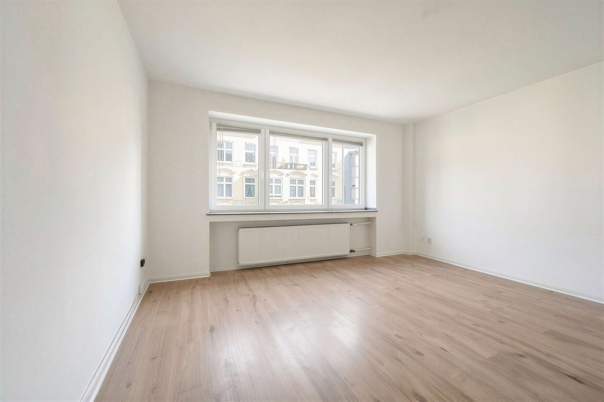 Modernisierte 2-Zimmer-Wohnung mit Balkon und Aufzug – urbanes Wohnen in Düsseldorf-Friedrichstadt