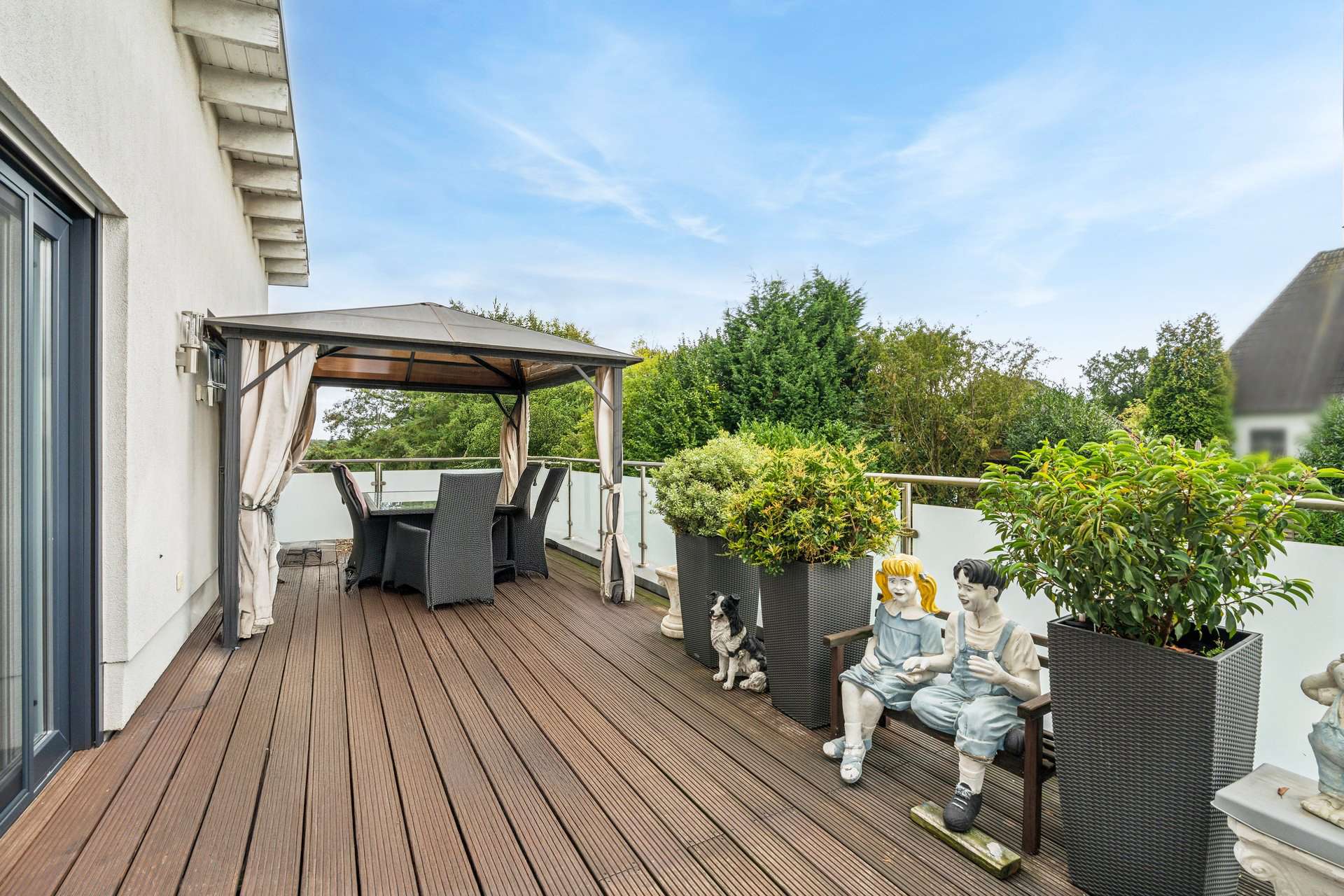 Repräsentatives Penthouse mit Dachterrasse, Einbauküche und Einzelgarage direkt am Rosengarten in Recklinghausen – Ansicht 4