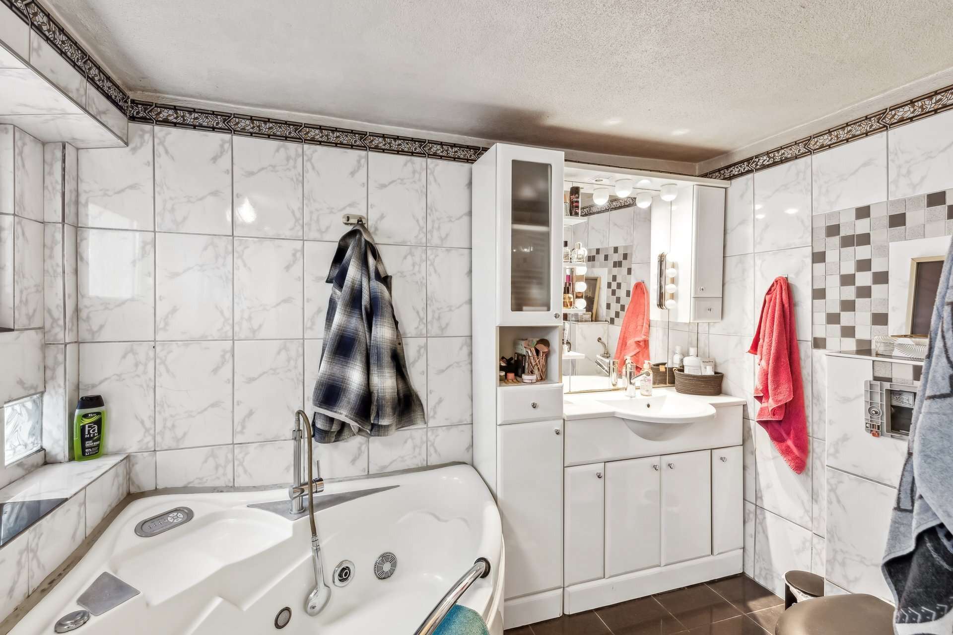 Charmantes Reihenmittelhaus mit Garten, Kamin und Sauna – Ihr neues Zuhause mit Gestaltungspotenzial in Recklinghausen – Ansicht 6