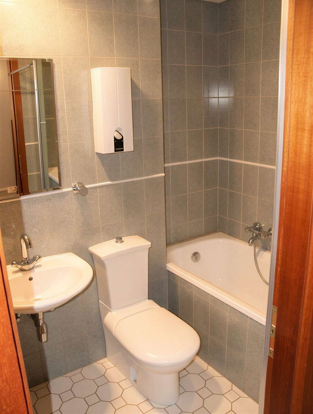 Wohnen am Ostpark – grün, ruhig, stadtnah -charmante Wohnung mit zwei Balkonen und Tiefgarage in Düsseldorf – Ansicht 10