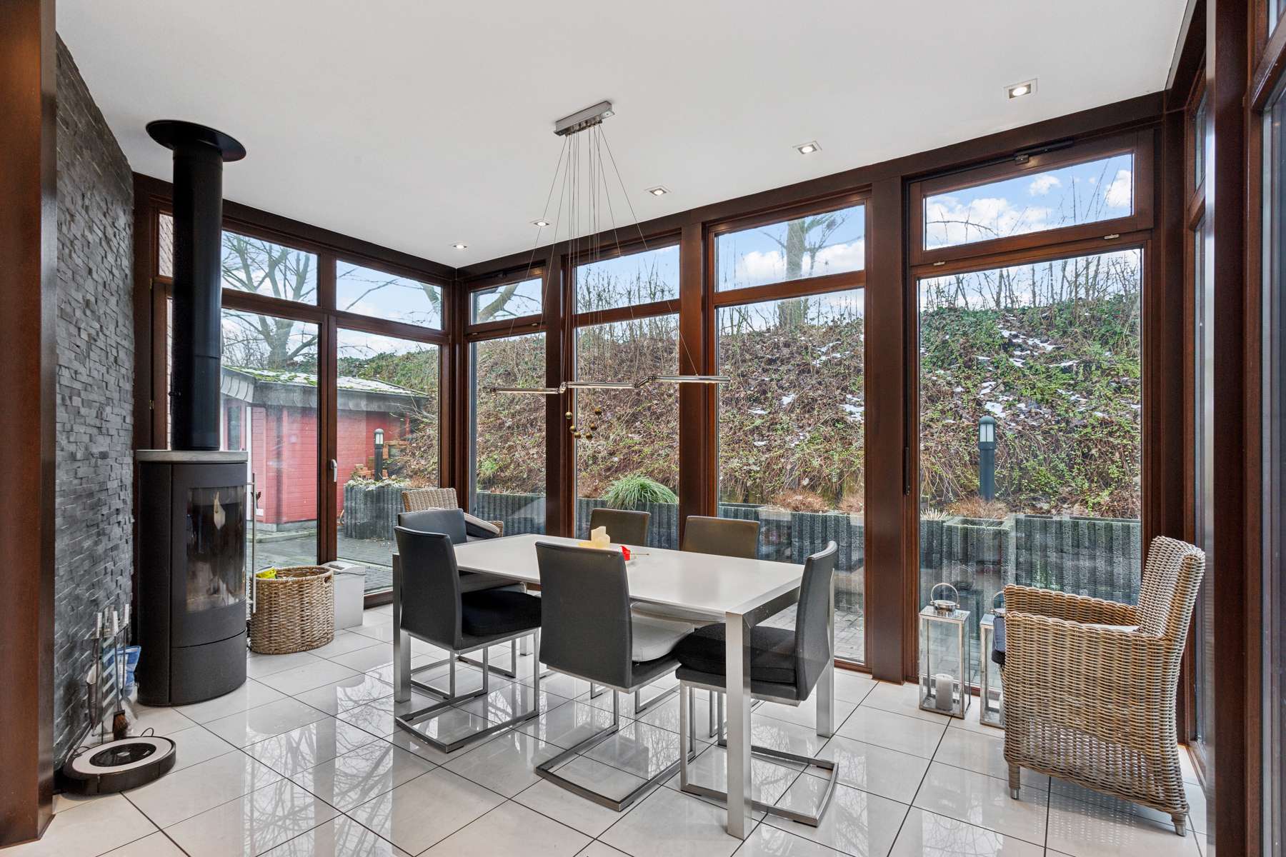 Reihenendhaus mit Wintergarten, hochwertigem Bad und offenem Wohnbereich mit mehreren Terrassen in Marl – Ansicht 8