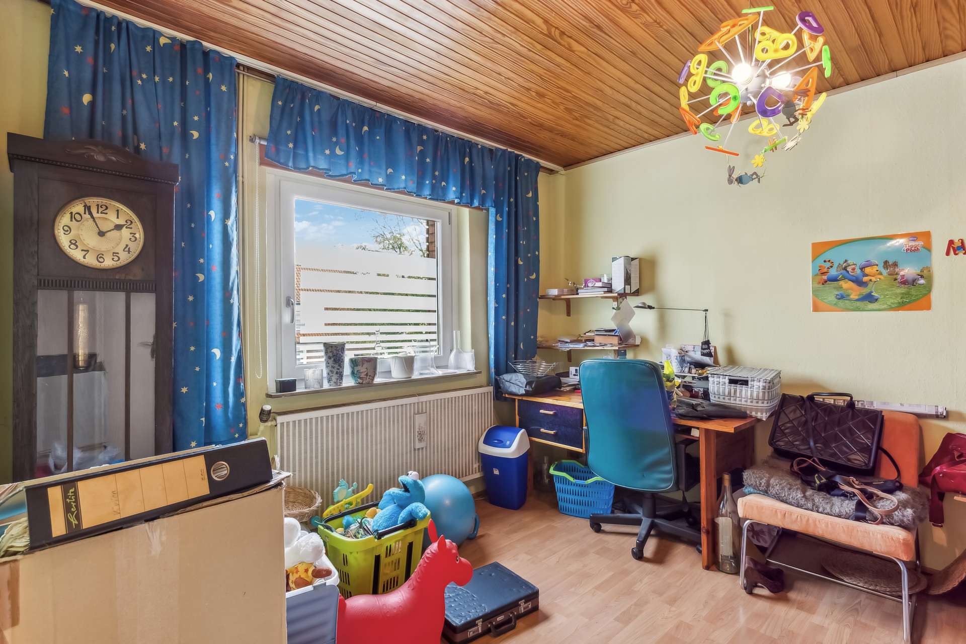 Modernisiertes Reihenmittelhaus mit Garten und zwei Garagen – auf städtischem Erbpachtgrundstück in Recklinghausen – Ansicht 12