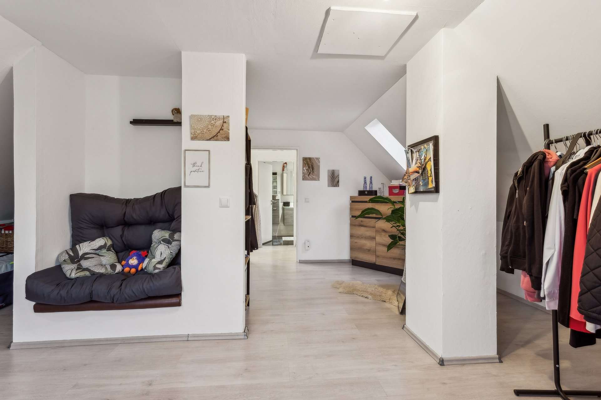 Großzügige Maisonettewohnung mit zwei Bädern und außergewöhnlichem Balkon in Oer-Erkenschwick – Ansicht 12