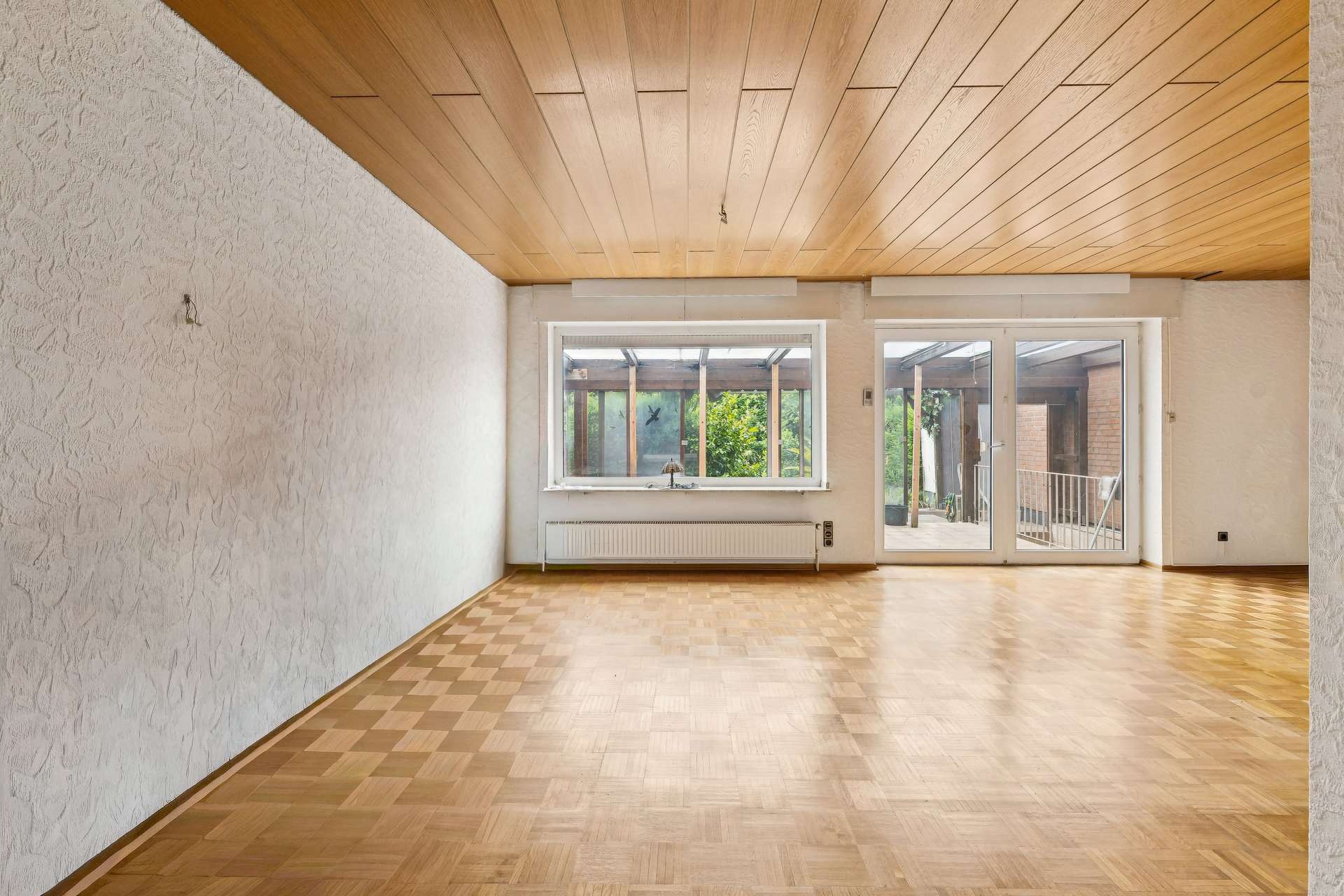 Überraschend viel Platz: Familienhaus mit ausgebautem Dachgeschoss, Hobbyraum und zwei Garagen in Marl – Ansicht 5