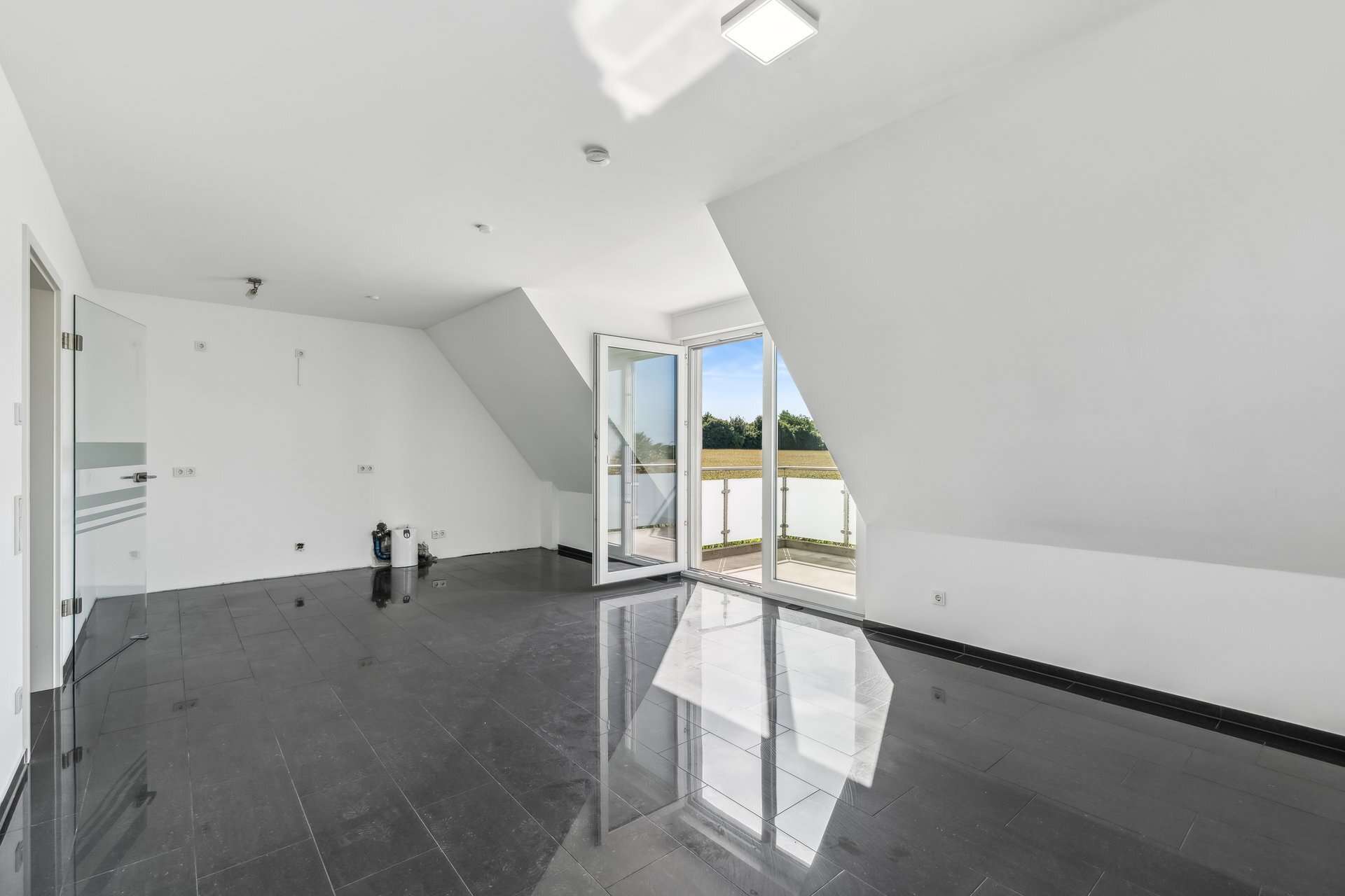 Wohnen mit Weitblick: Helle Etagenwohnung mit Aufzug, großem Balkon, Feldpanorama und Stellplatz in Dorsten – Ansicht 4