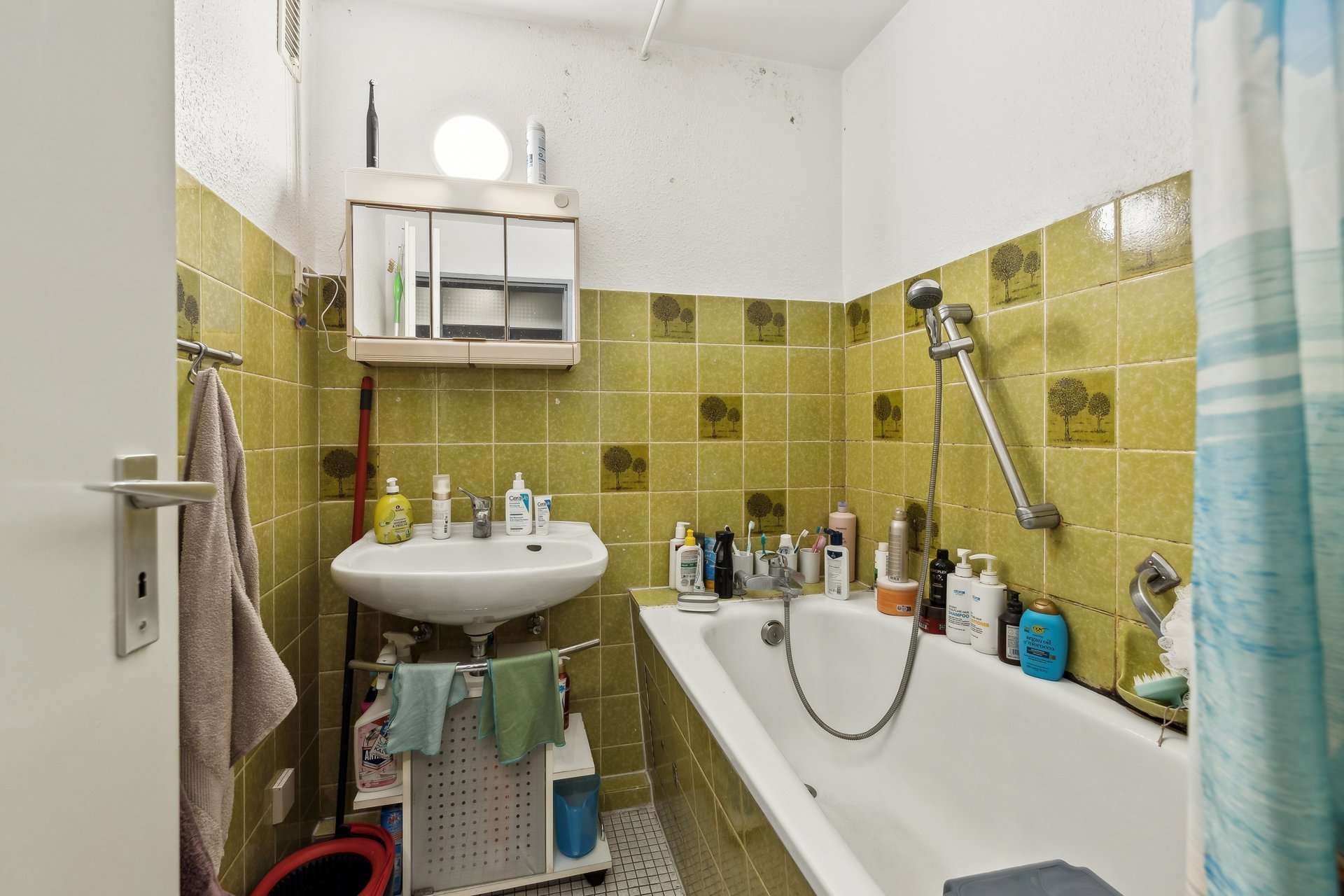 Vermietete 3,5-Zimmer-Wohnung mit Loggia, Aufzug und Tiefgaragenstellplatz in Essen – Ansicht 11