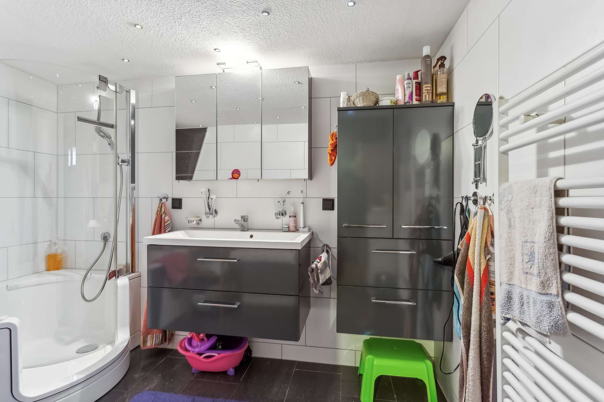 Modernisiertes Reihenmittelhaus mit Garten und zwei Garagen – auf städtischem Erbpachtgrundstück in Recklinghausen – Ansicht 9
