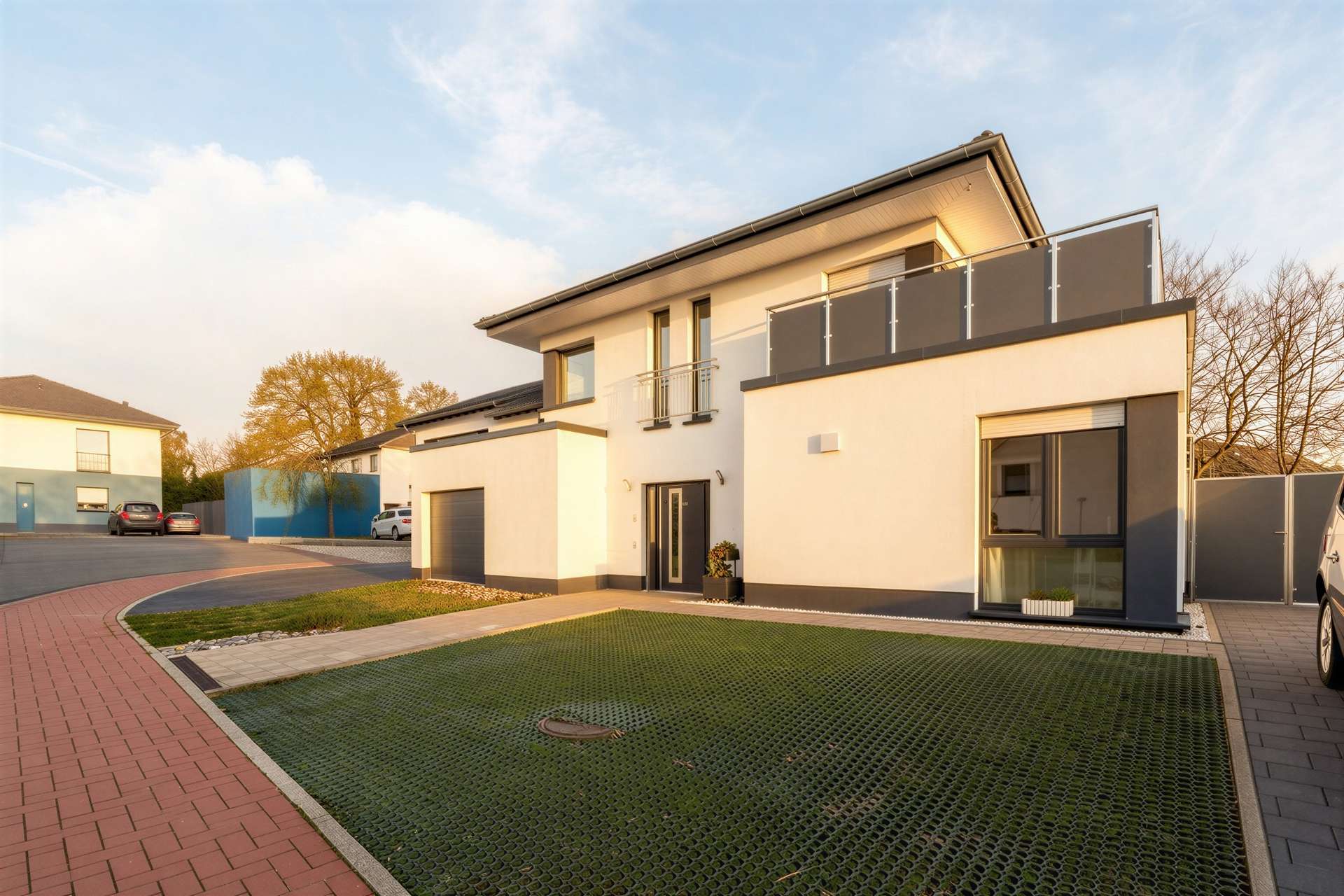 Hochwertige Villa aus 2017 mit Einliegerwohnung, Wellnessbereich und großzügigem Wohnkonzept