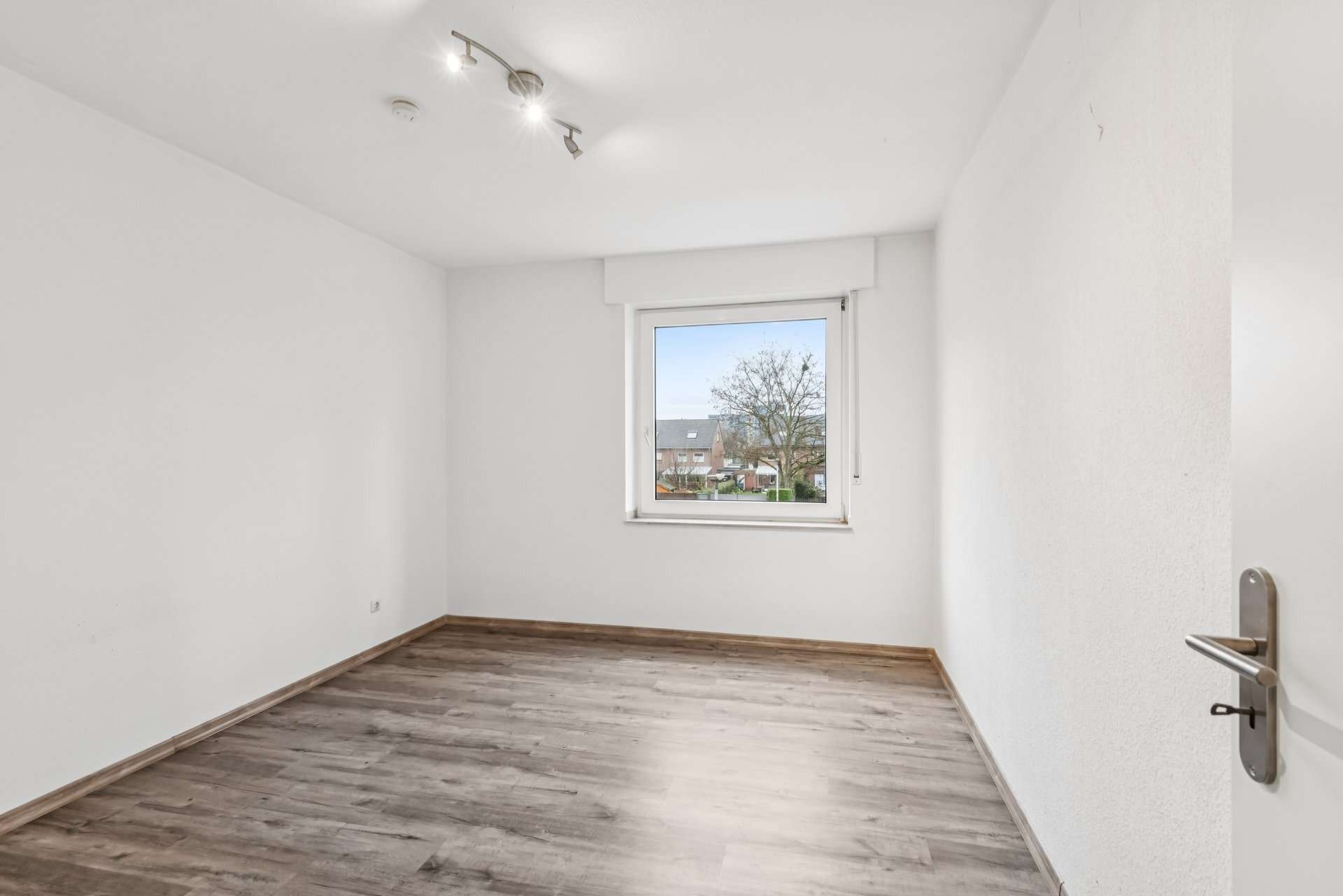 Großzügiges Wohngefühl im Herzen von Willich – Ihr komfortables 1.-OG-Zuhause mit Balkon in Willich – Ansicht 2