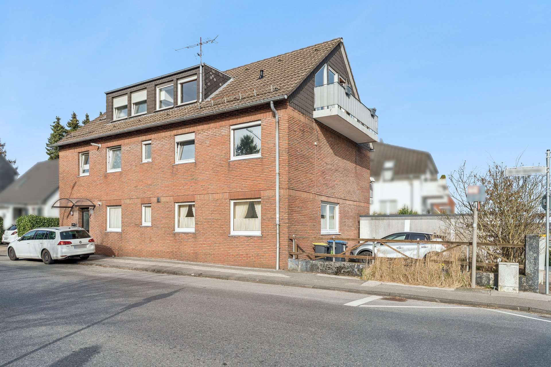 Lichtdurchflutete Dachgeschosswohnung mit sonnigem Balkon & Stellplatz in Wuppertal – Ansicht 9
