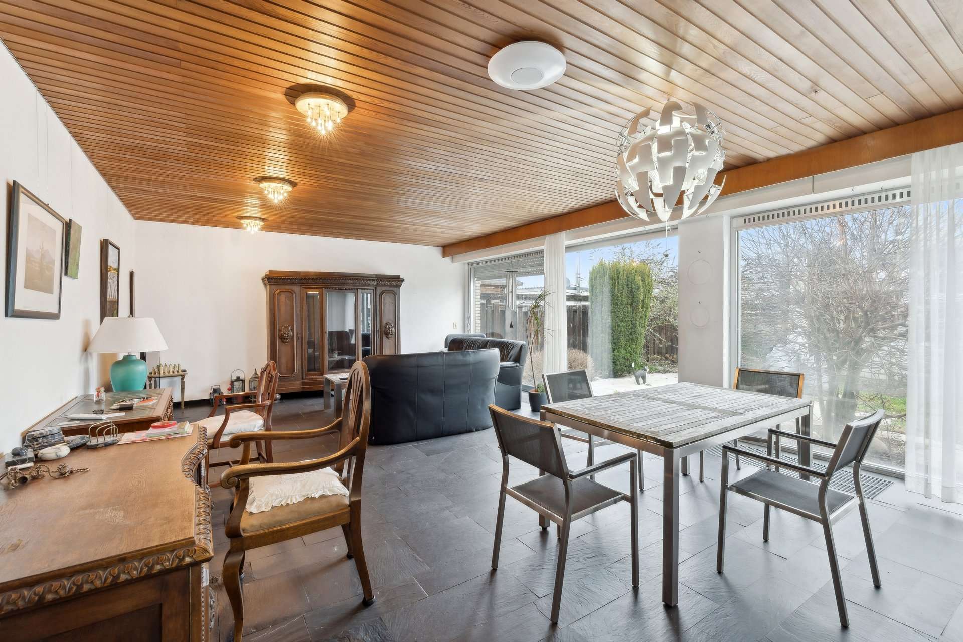 Stilvoller Bungalow mit ausgebautem Wohnkeller, Fernwärme und durchdachtem Grundriss in Herten – Ansicht 6