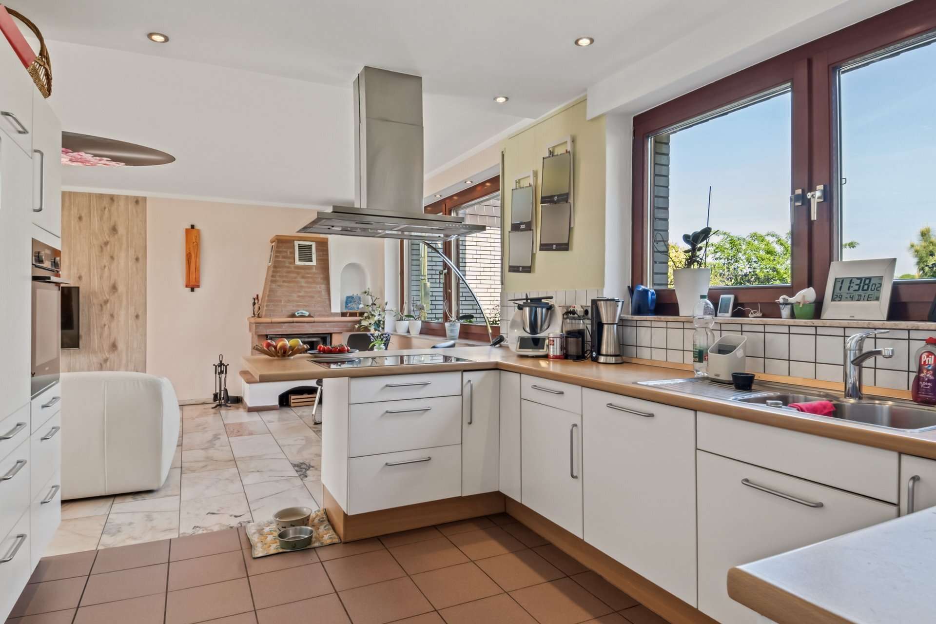 Großzügiger Bungalow am Feldrand mit über 200 m² Wohnfläche, Kamin, Garten und wertiger Ausstattung in Dorsten – Ansicht 11