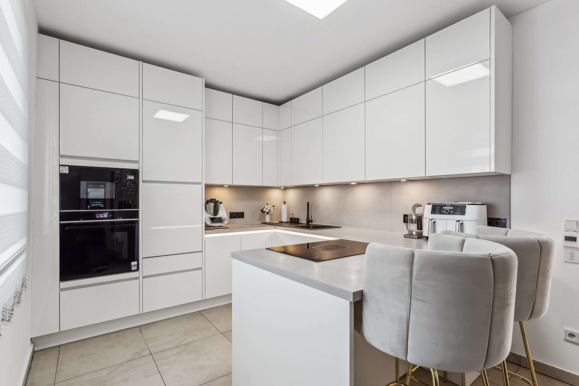 Modernes Wohnen mit Smart-Home, Kamin & Garten –  hochwertig ausgestattete Doppelhaushälfte in Castrop-Rauxel – Ansicht 3