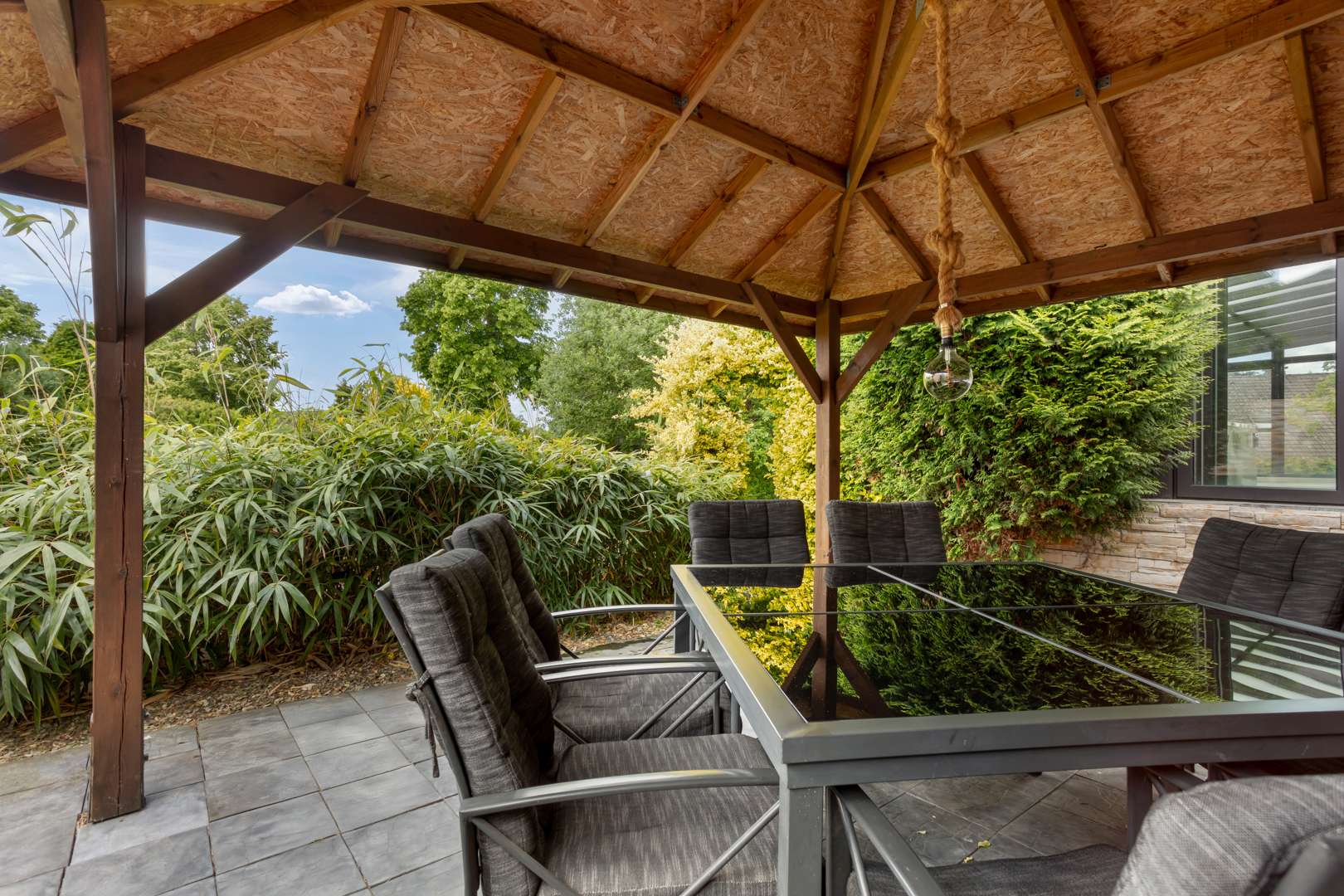 Hochwertiges Einfamilienhaus mit Pool, Sauna, weitläufigem Garten, Terrassenflächen und Doppelgarage in Rüthen – Ansicht 6