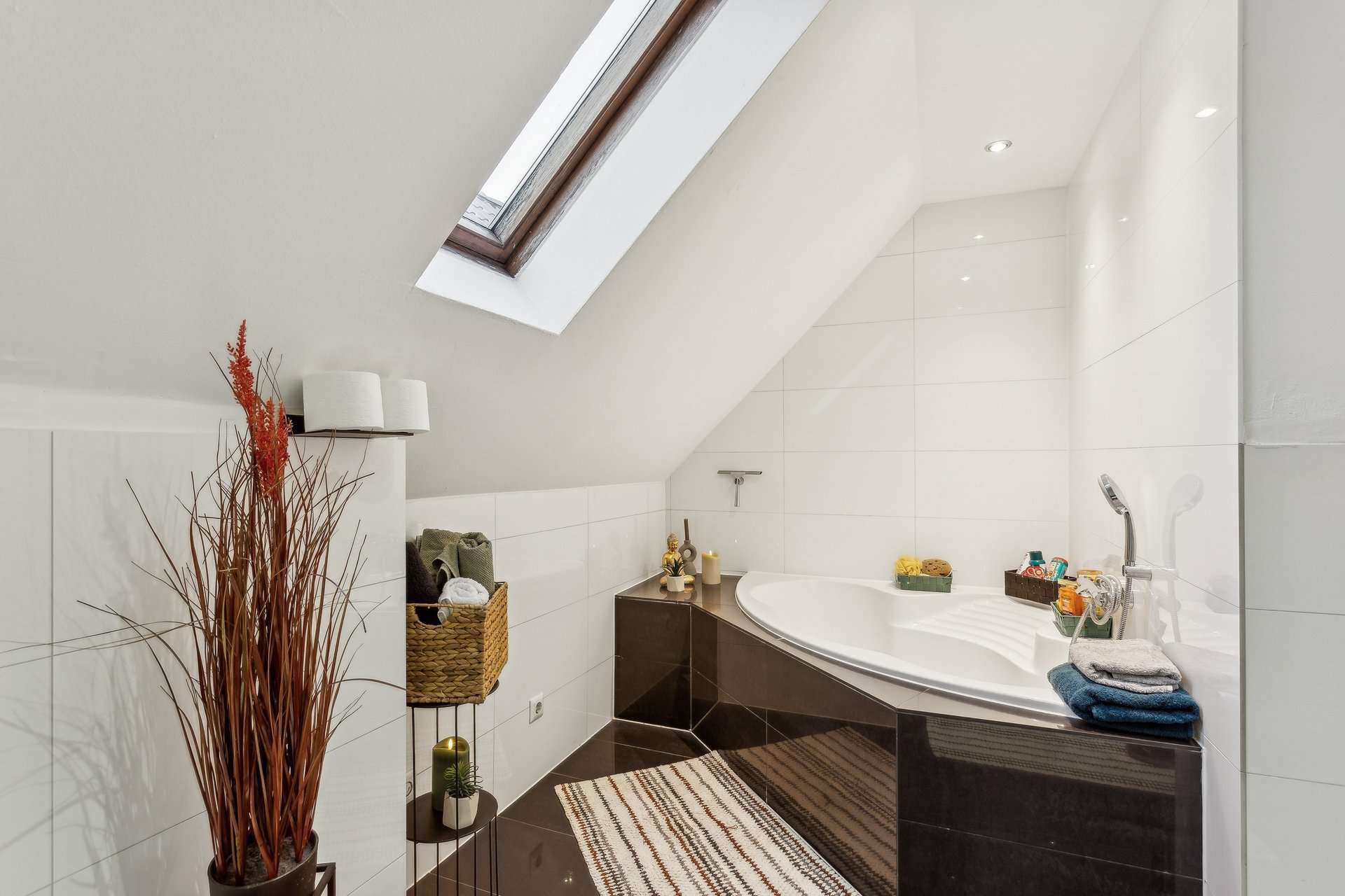 Großzügige Maisonettewohnung mit zwei Bädern und außergewöhnlichem Balkon in Oer-Erkenschwick – Ansicht 13