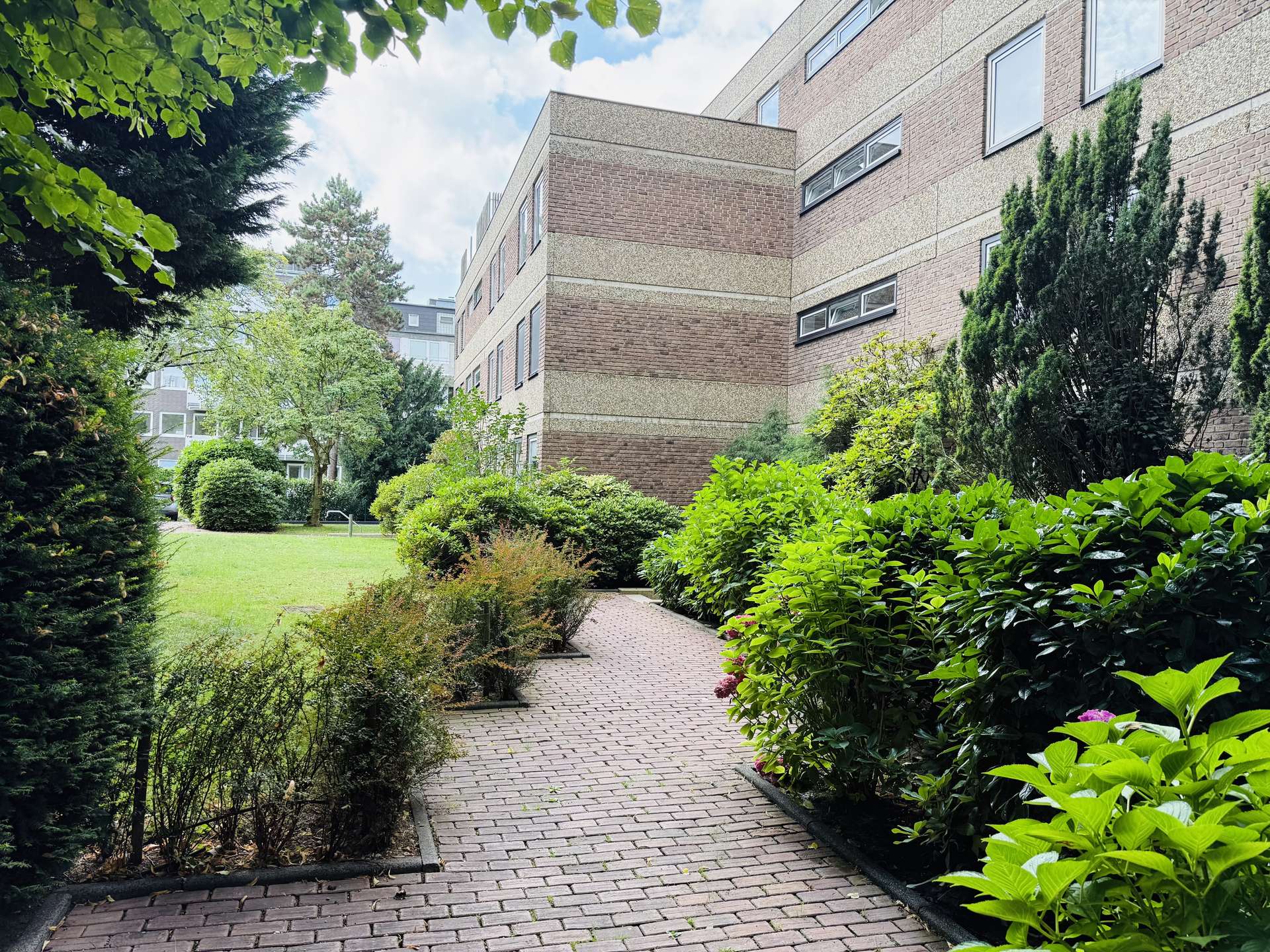 Exklusives Wohnen in Oberkassel – Designwohnung mit Privatterrasse & Tiefgarage in Düsseldorf – Ansicht 13