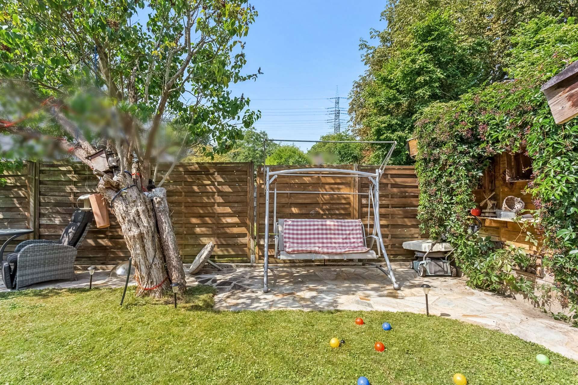Mehr Raum als gedacht: Reiheneckhaus mit offenem Wohnen, Wintergarten, Garten und Pool in Bochum – Ansicht 31
