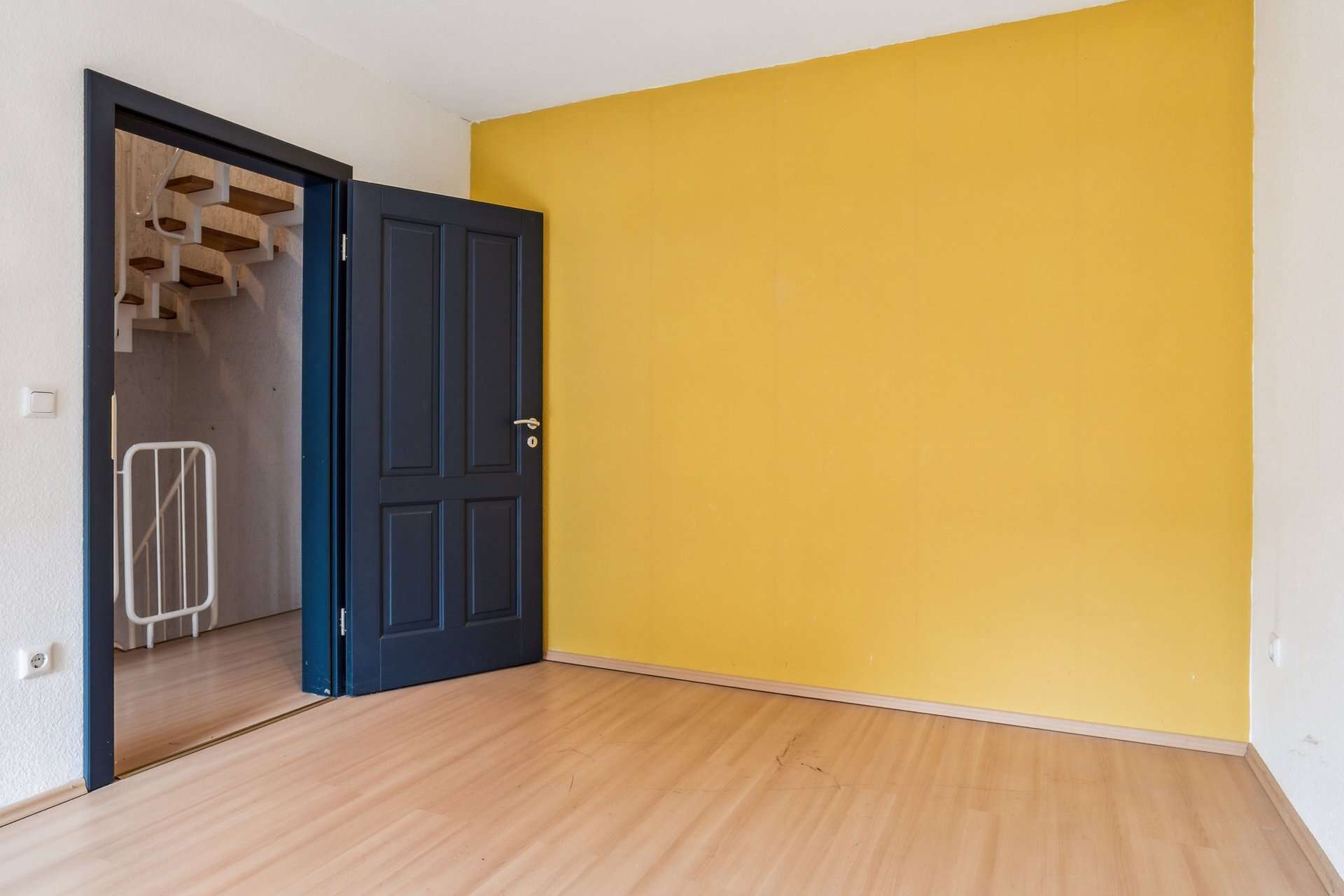 Reihenmittelhaus mit ca. 133 m² Wohnfläche, drei Ebenen, Keller und ausgebautem Spitzboden in Holzwickede – Ansicht 19