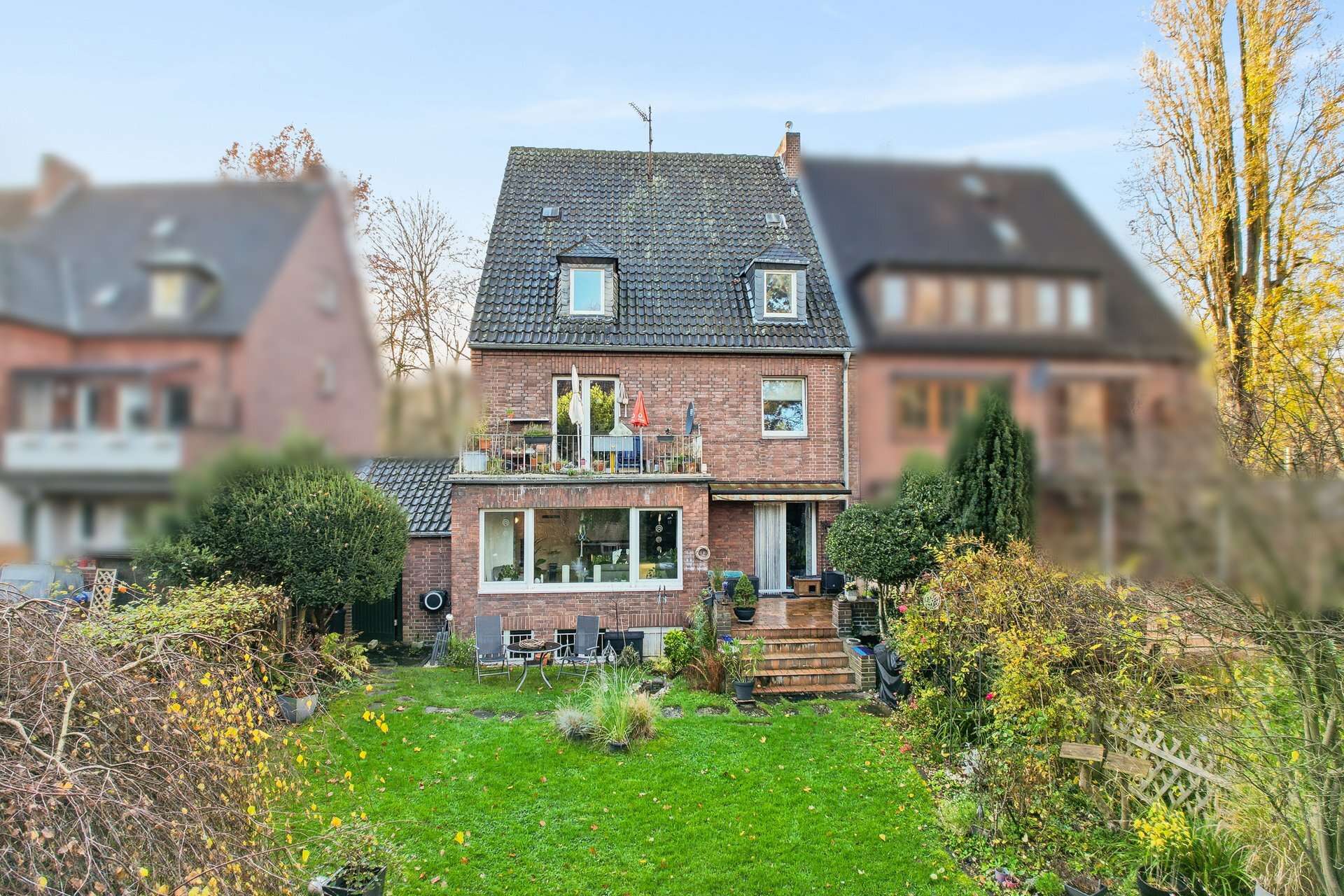 Zeitloses Dreifamilienhaus mit gepflegter Substanz und geschütztem Garten hinter dem Haus in Gelsenkirchen – Ansicht 25